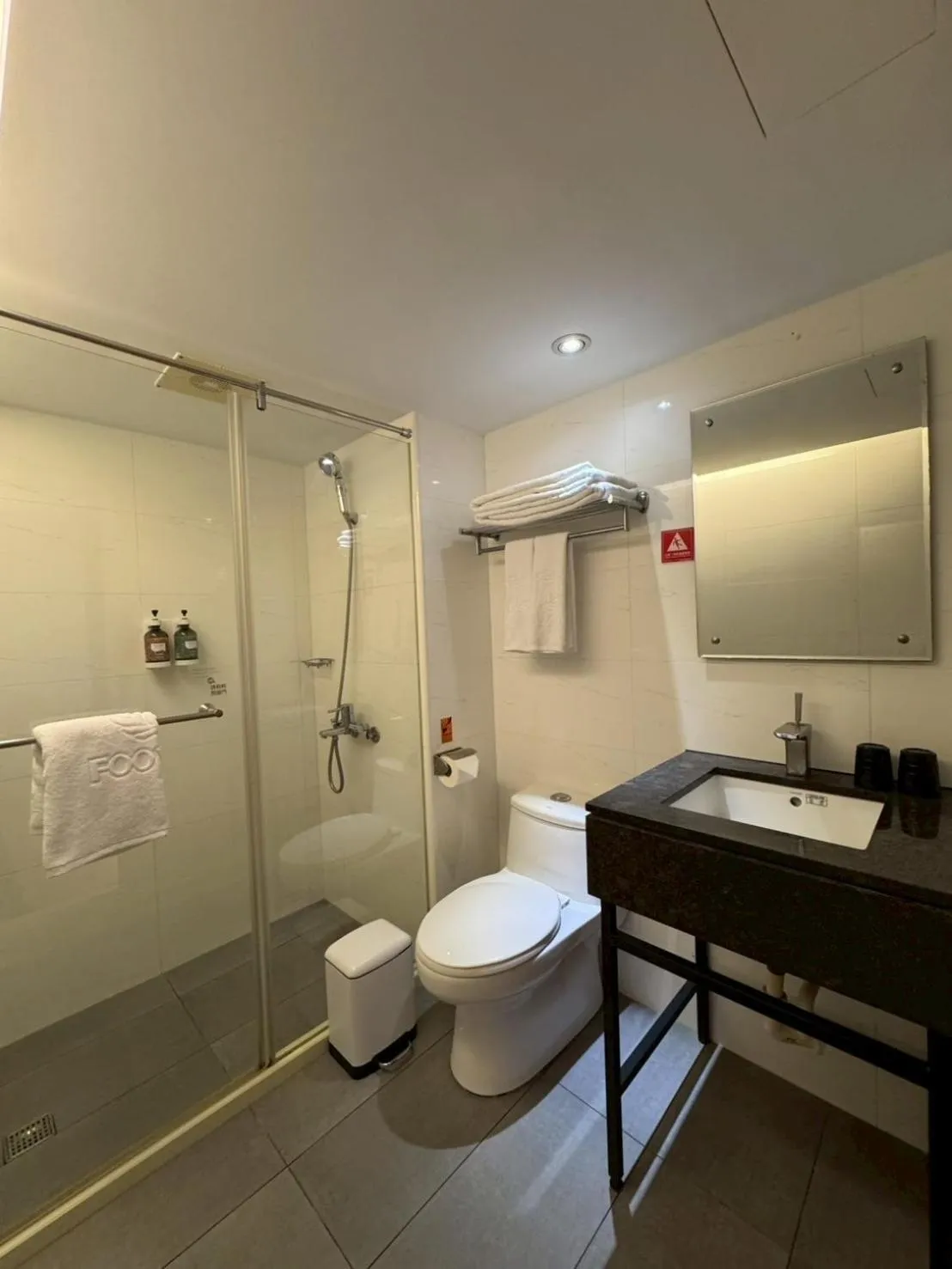 Shower in Fooyee Hotel Taichung Yizhong