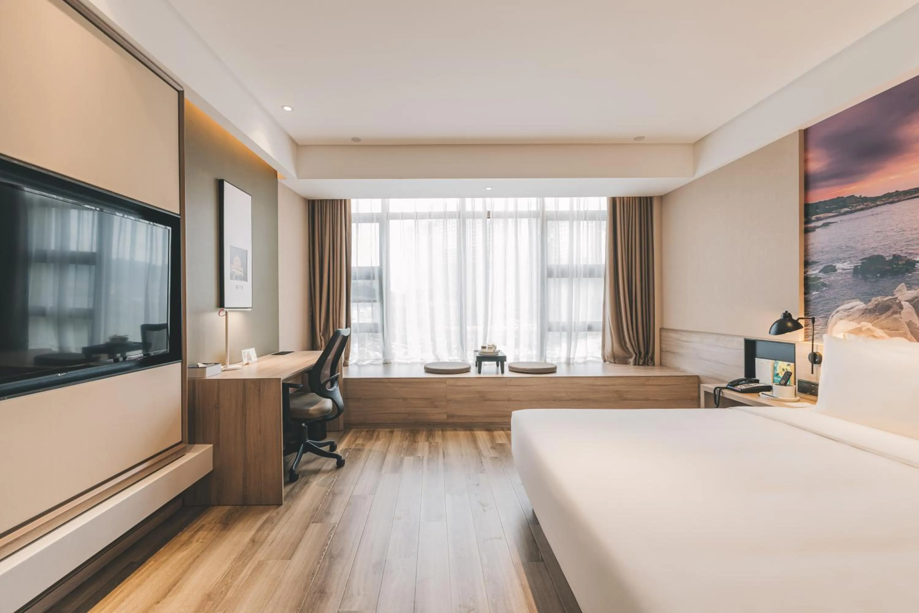 Photo of the whole room, Bed in Atour Hotel (Puning High Speed Railway Station)