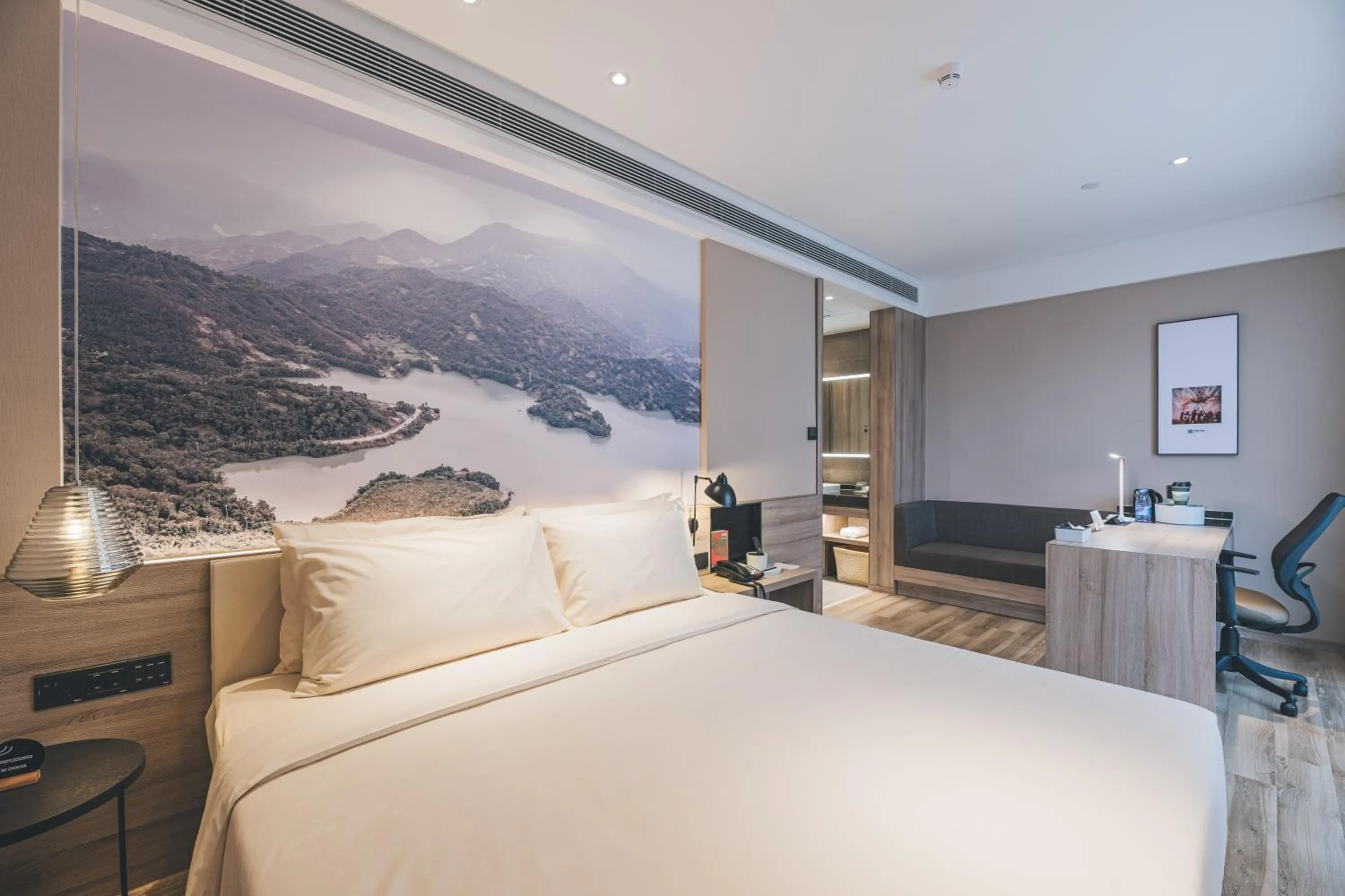 Photo of the whole room, Bed in Atour Hotel (Puning High Speed Railway Station)