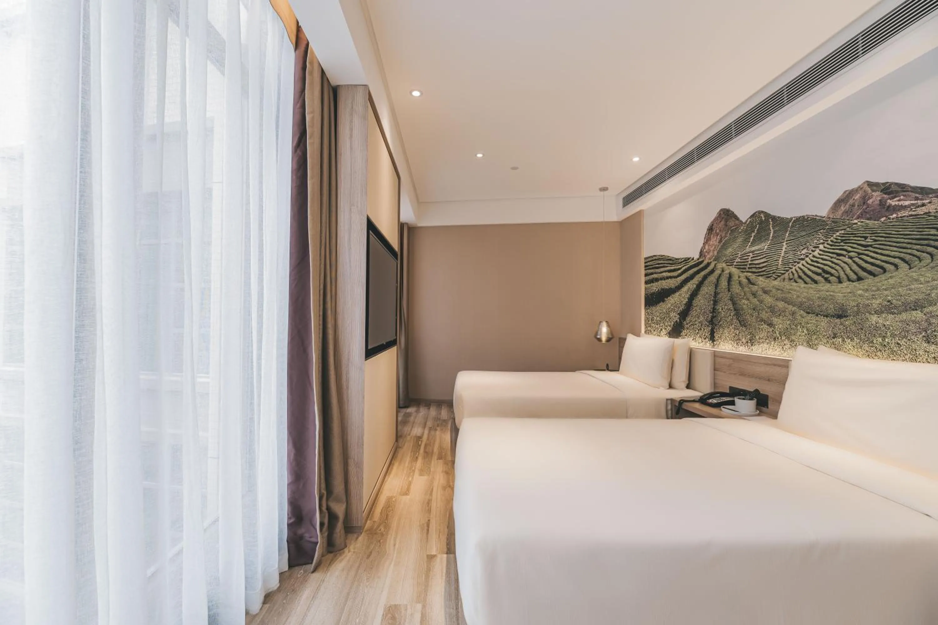 Photo of the whole room, Bed in Atour Hotel (Puning High Speed Railway Station)