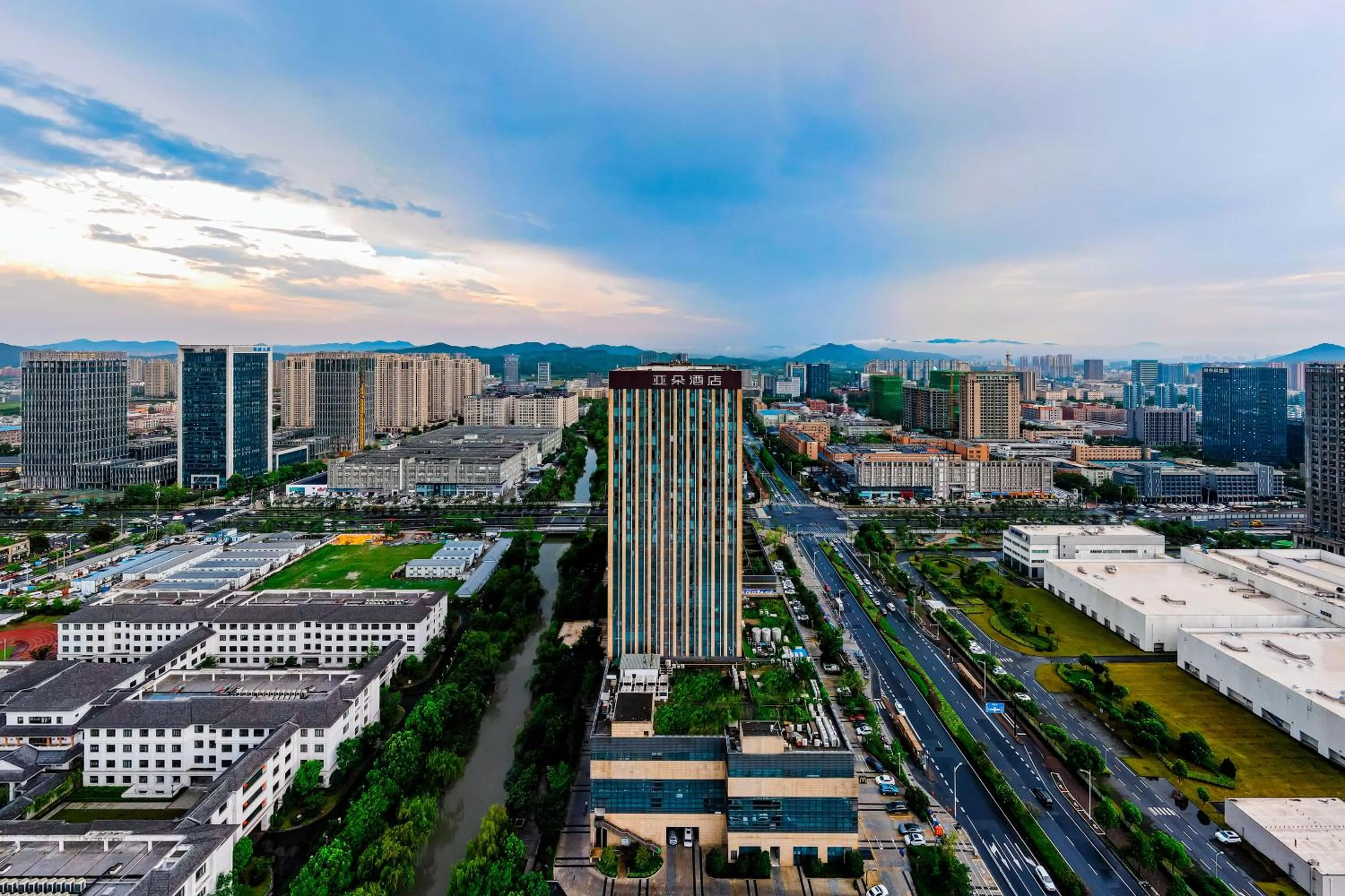 Property building in Atour Hotel Hangzhou Binjiang Jiangling Road