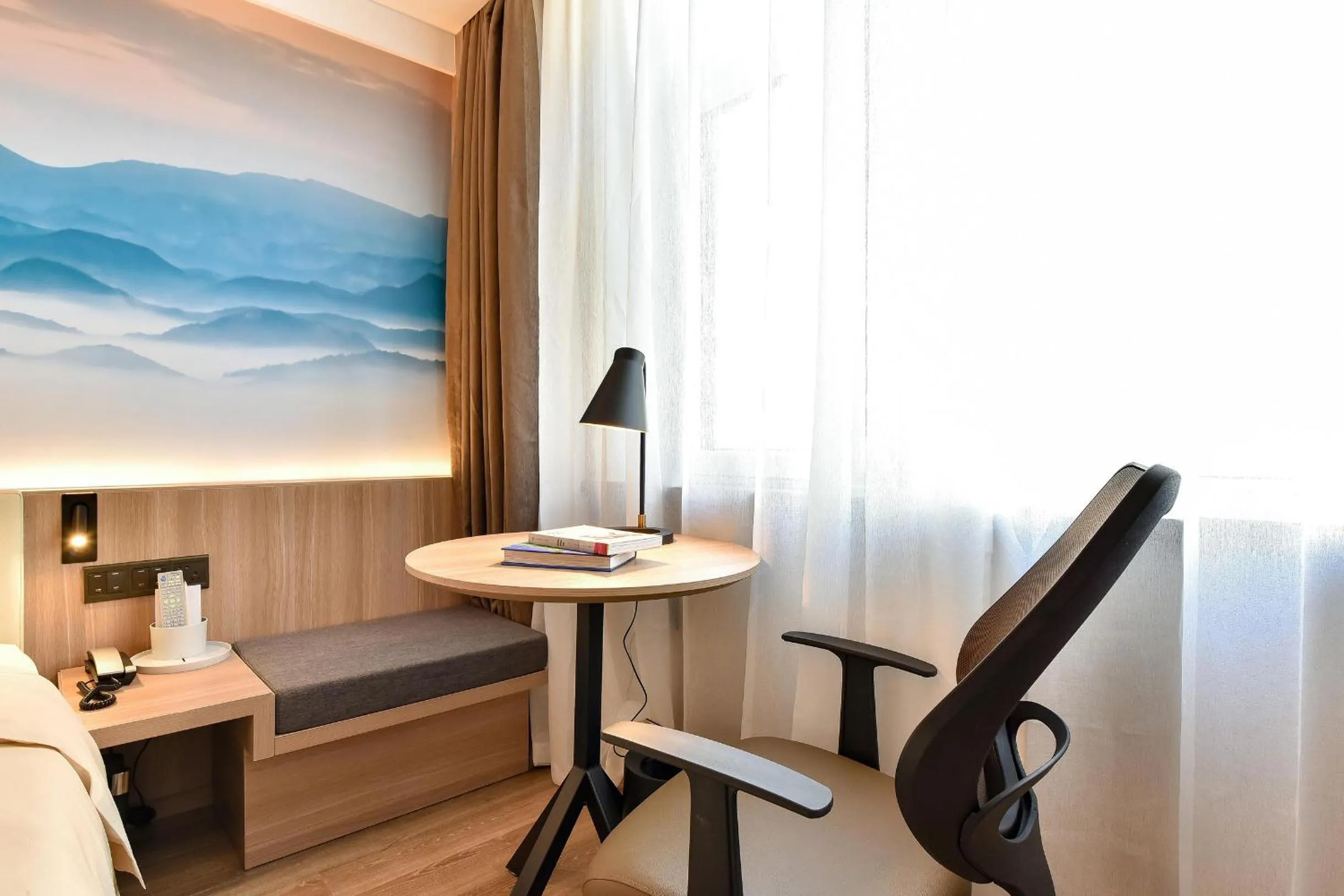 Bedroom, Bed in Atour Light Hotel Shenyang Tiexi Plaza Wanxianghui