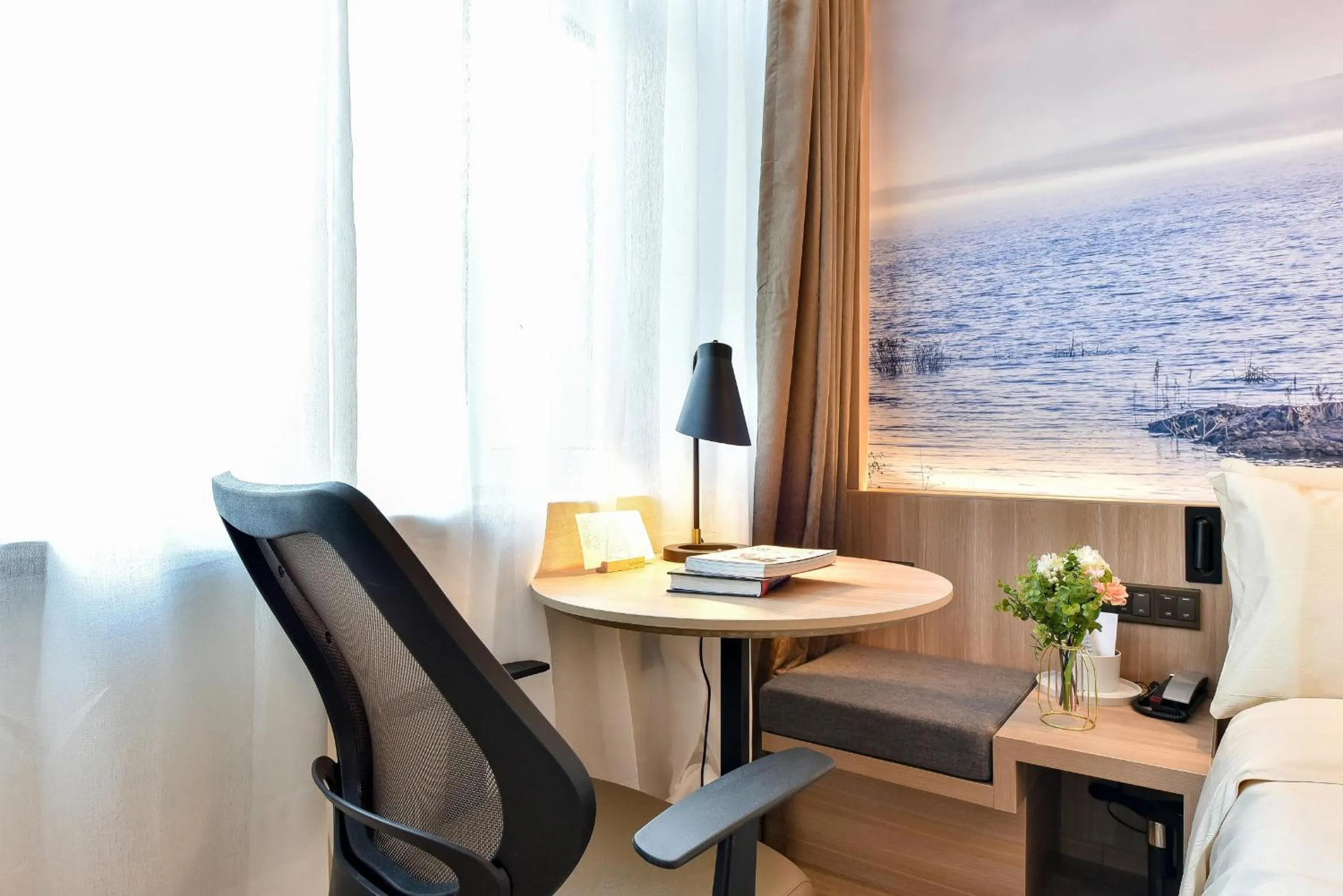 Photo of the whole room in Atour Light Hotel Shenyang Tiexi Plaza Wanxianghui