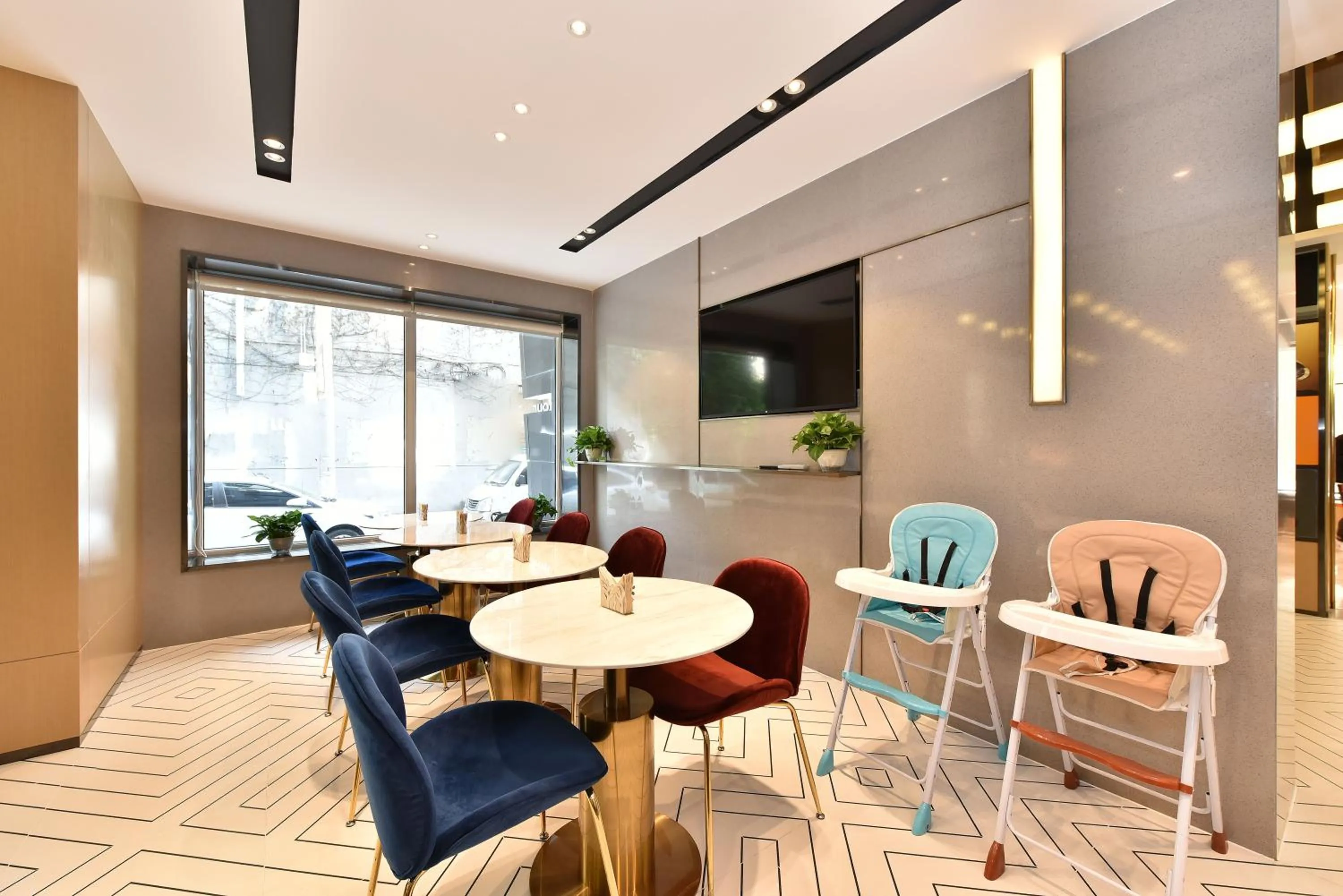 Restaurant/places to eat in Atour Light Hotel Shenyang Tiexi Plaza Wanxianghui