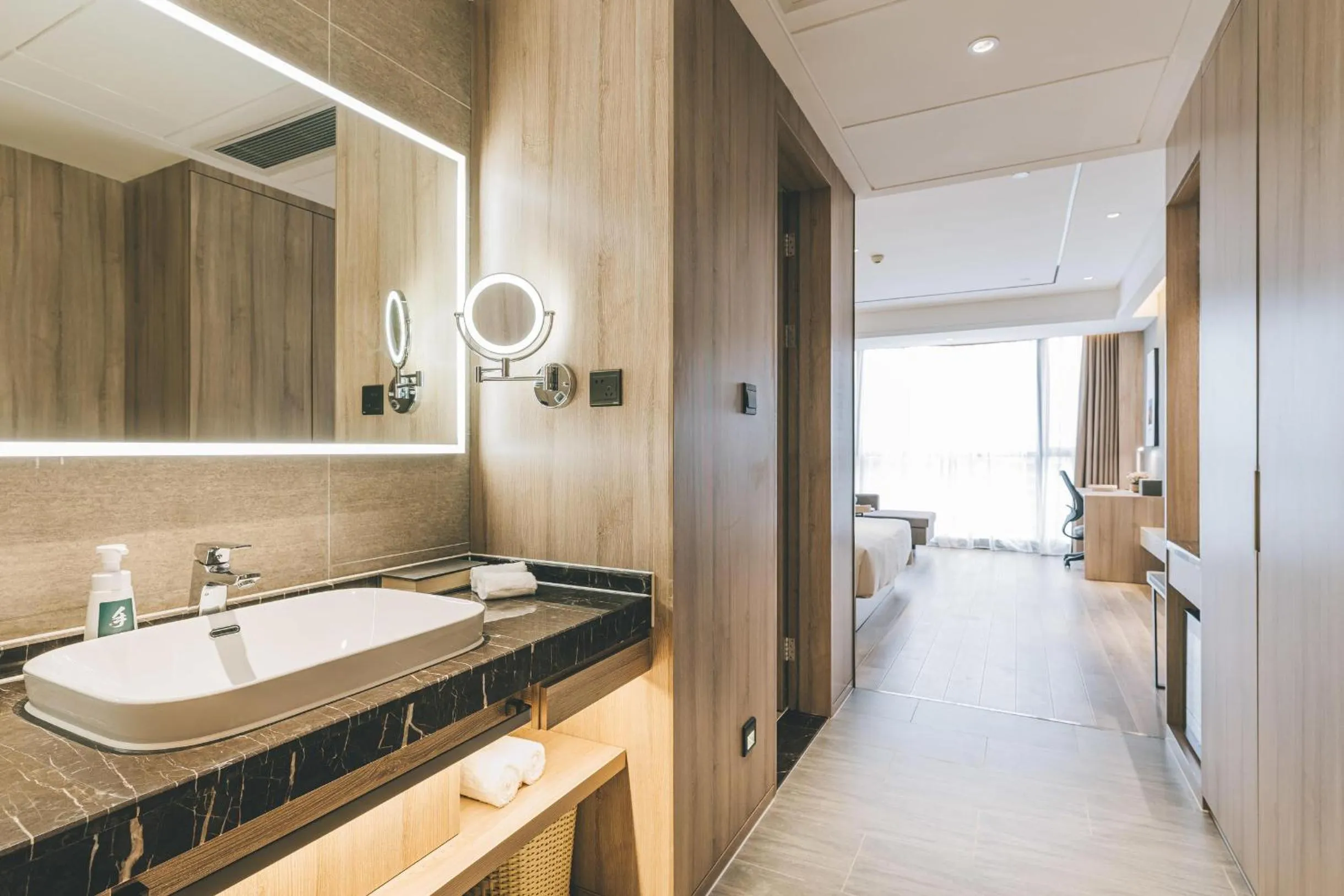 Atour Hotel Guiyang Century City Shopping Center