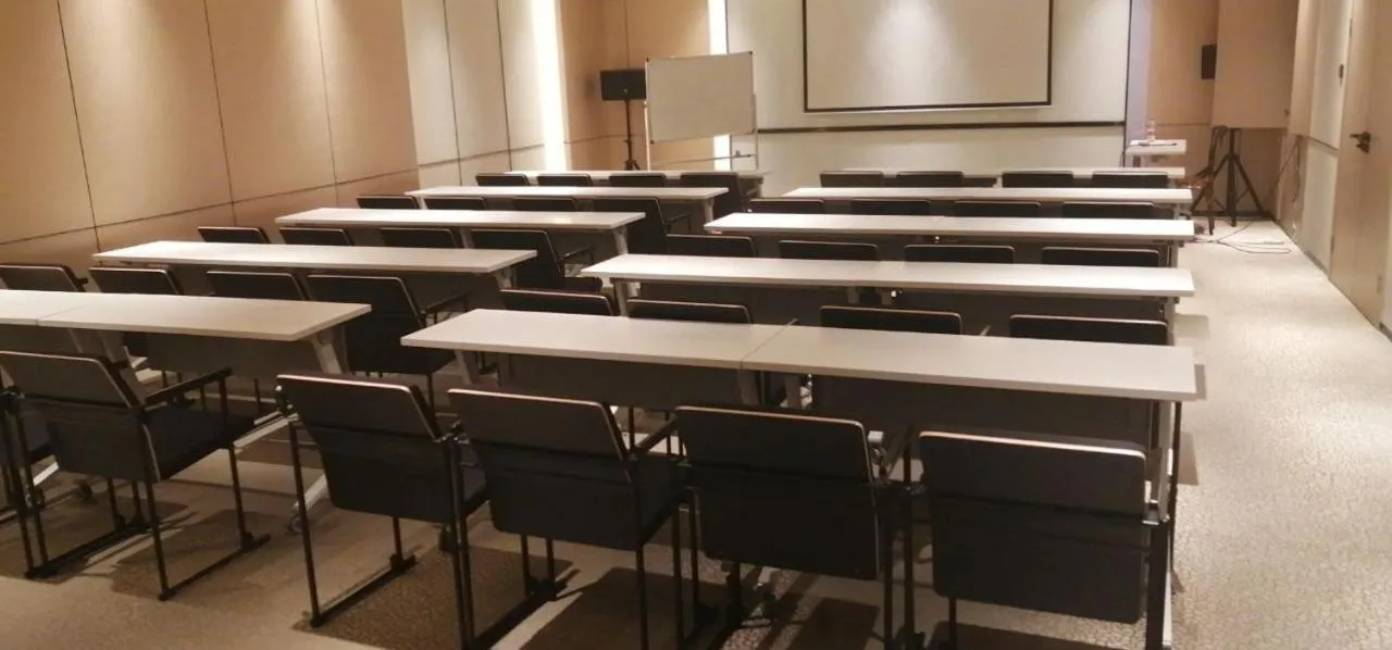 Atour Hotel Yiwu International Trade City