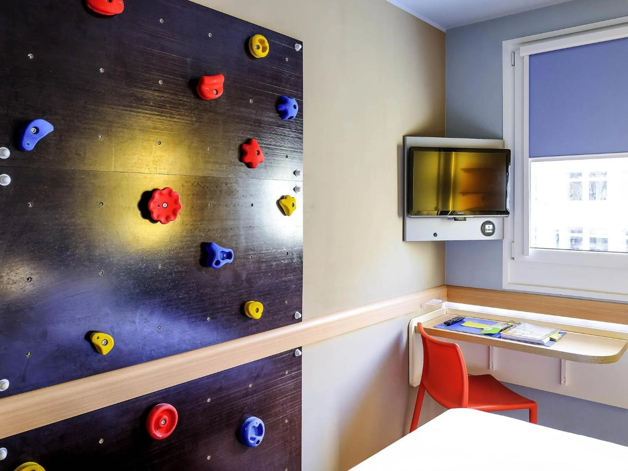 Bedroom, Bed in ibis budget Berlin Kurfürstendamm - neu renoviert