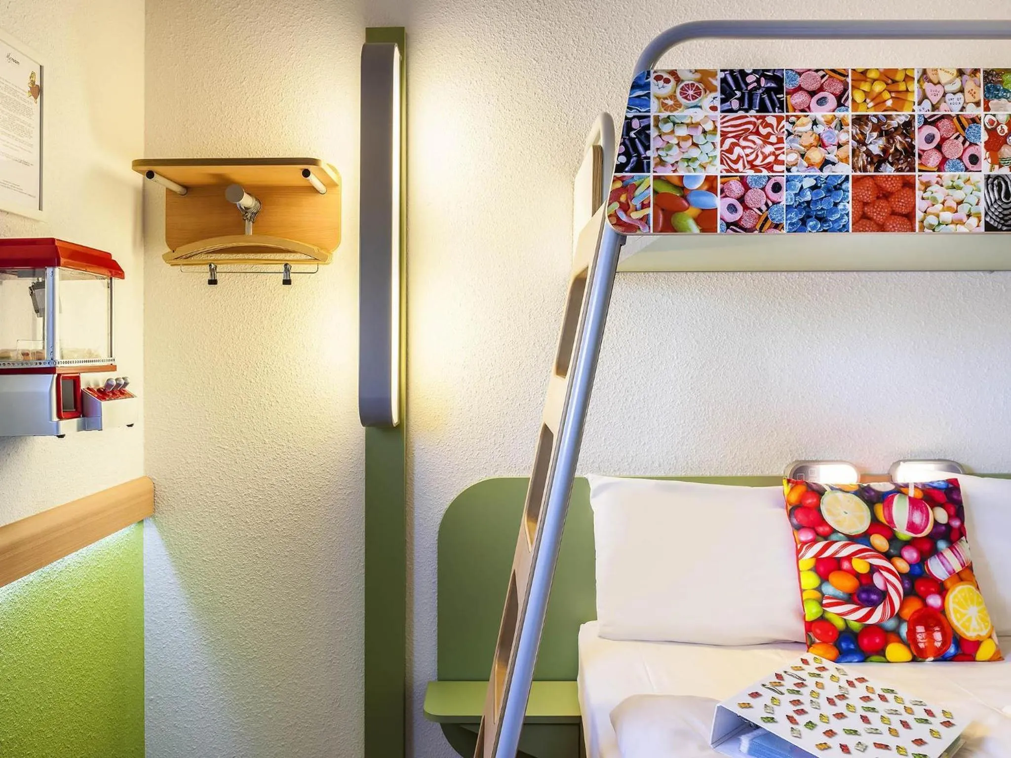 Bedroom, Bed in ibis budget Berlin Kurfürstendamm - neu renoviert