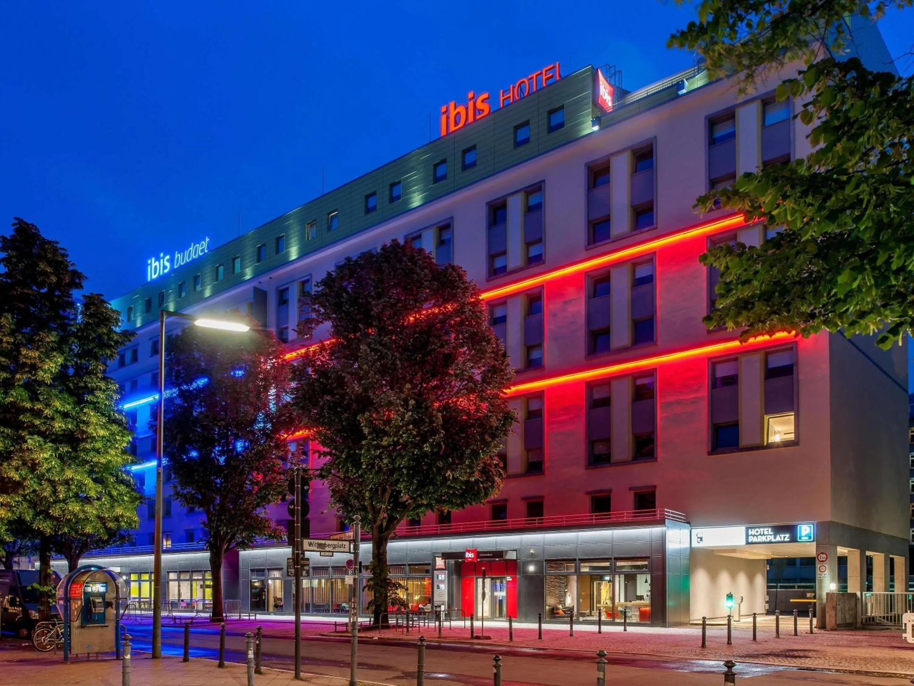 Property building in ibis budget Berlin Kurfürstendamm - neu renoviert