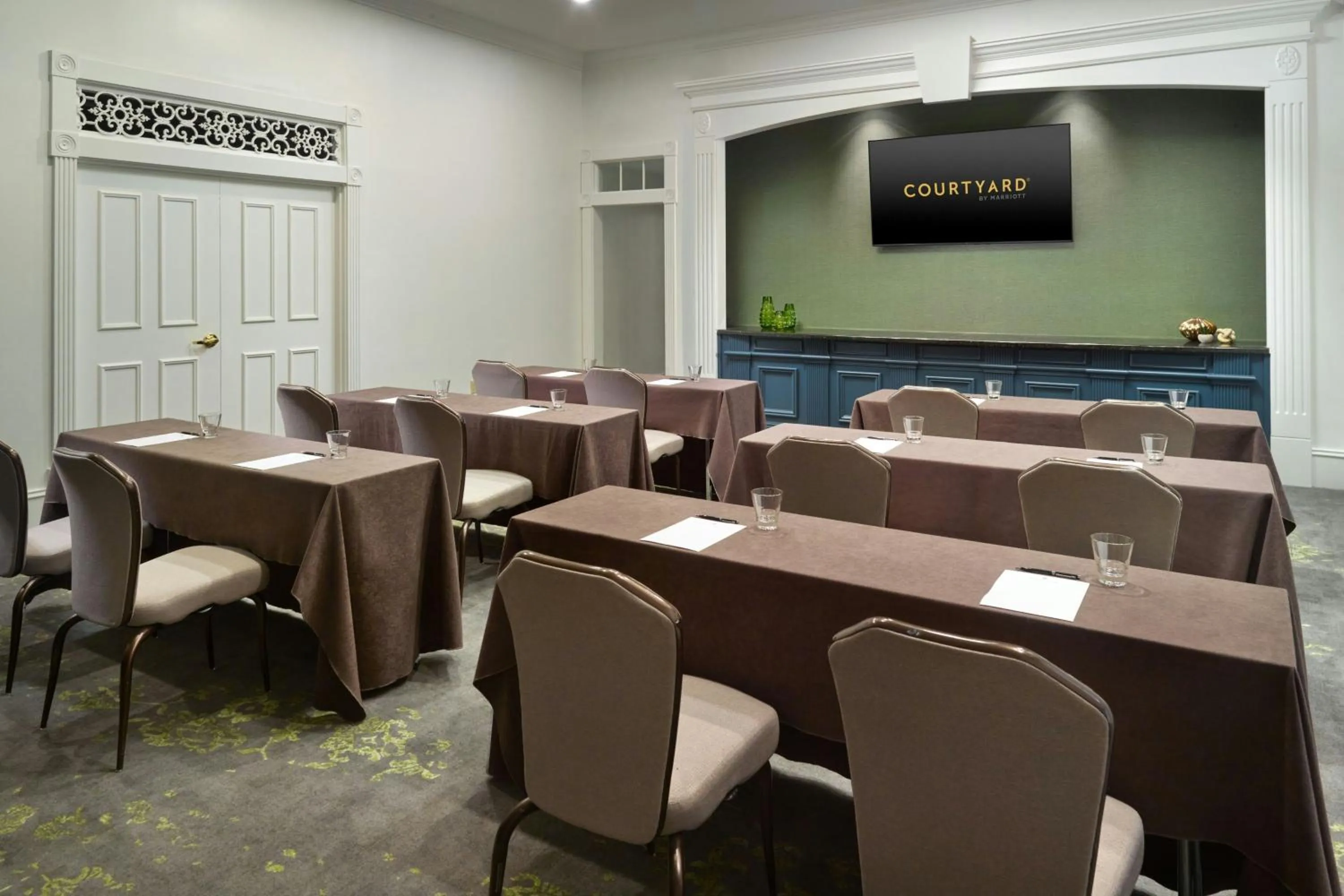 Meeting/conference room in Courtyard by Marriott New Orleans French Quarter/Iberville