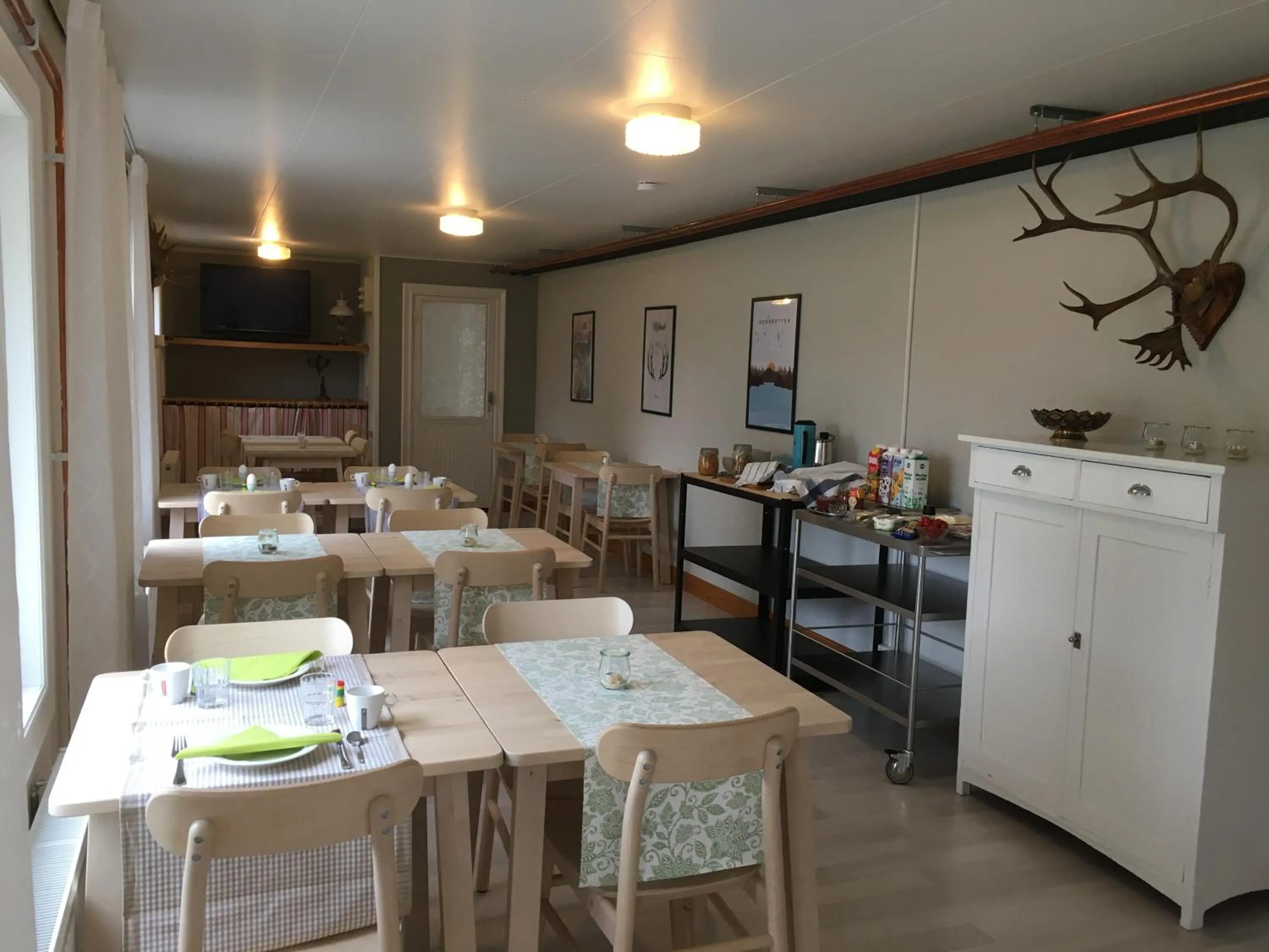 Breakfast in Sangis Motell och Camping