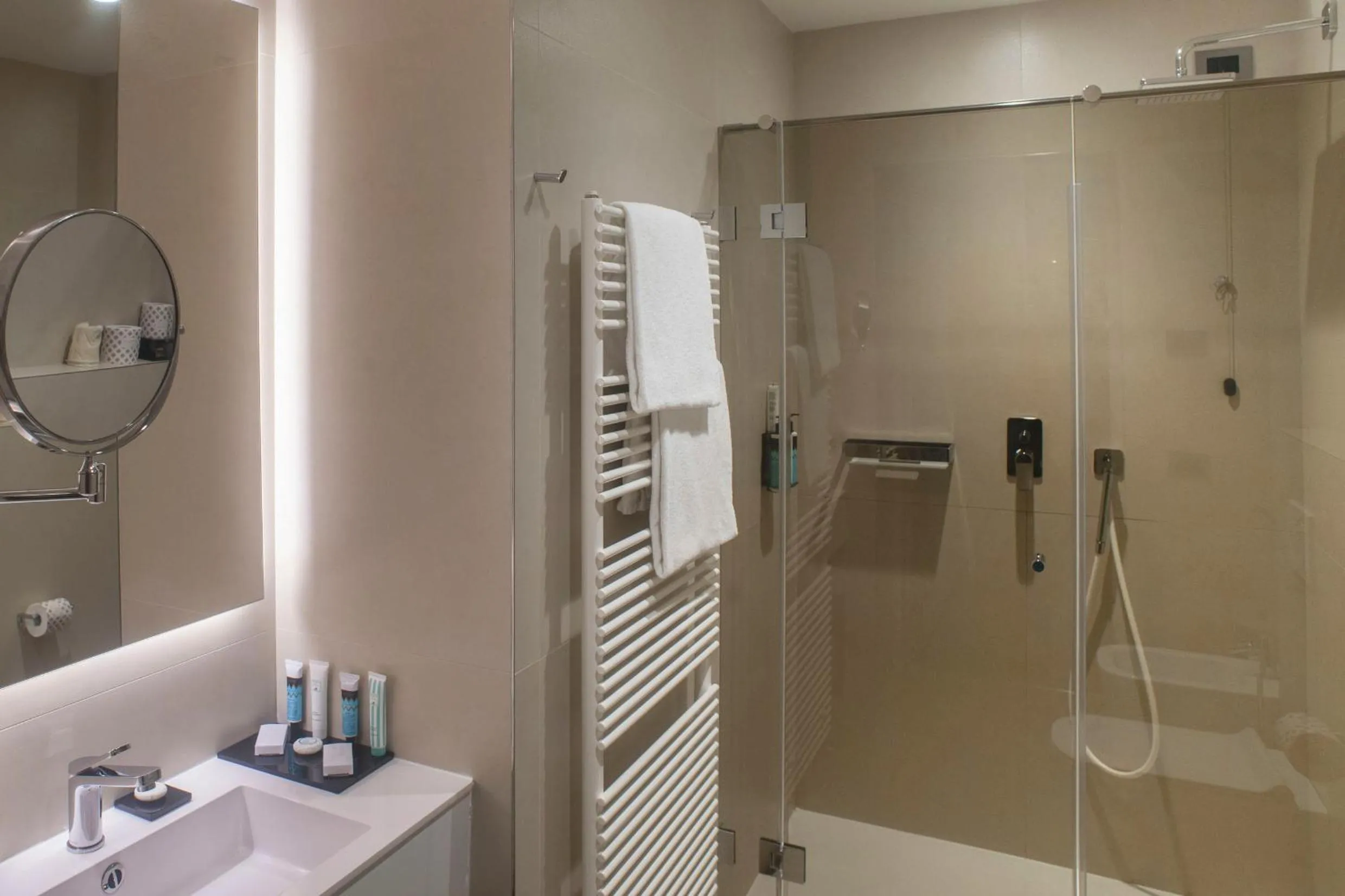 Shower in Hotel Aquarius Venice - Ascend Collection