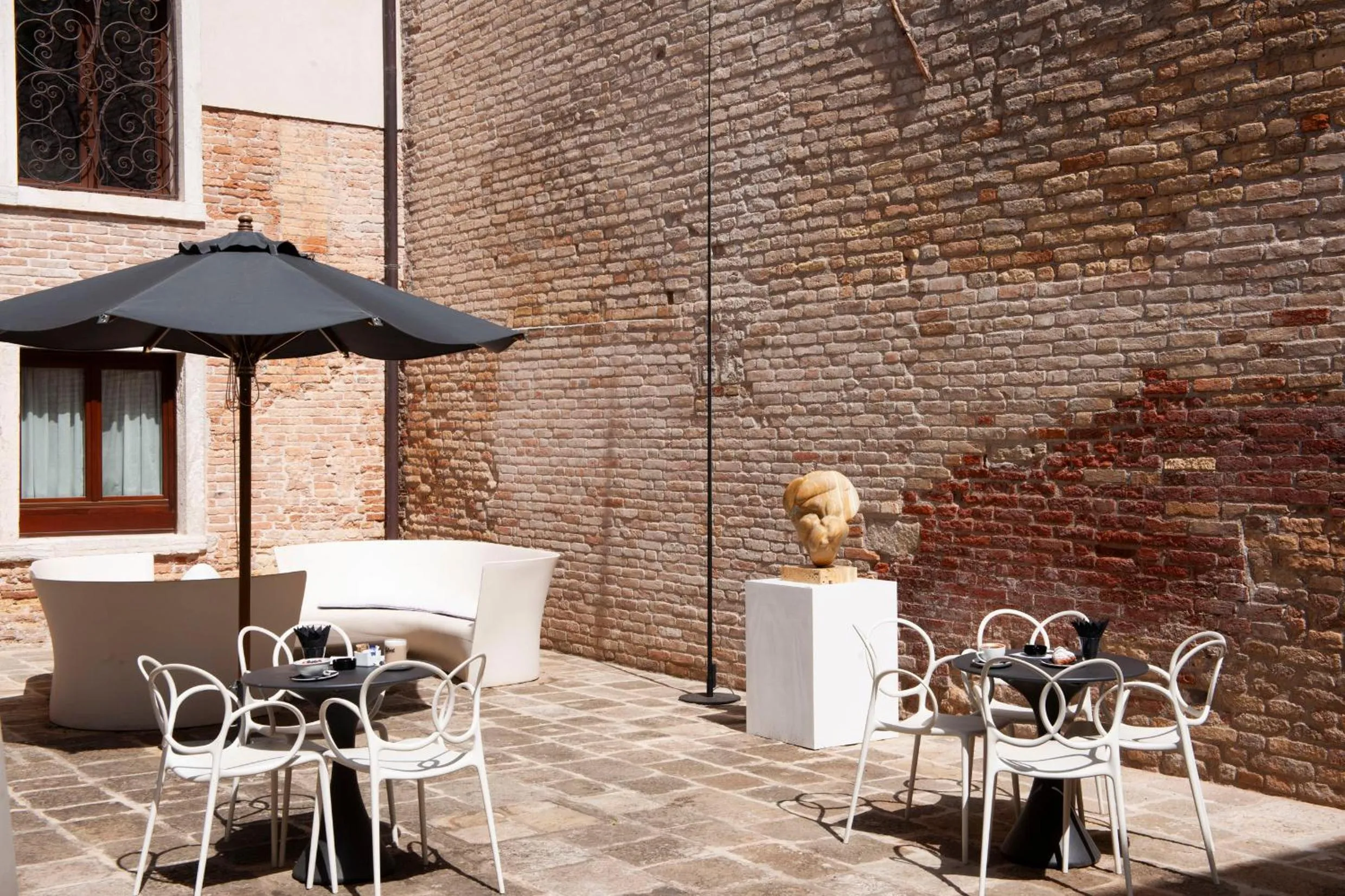 Patio in Hotel Aquarius Venice - Ascend Collection