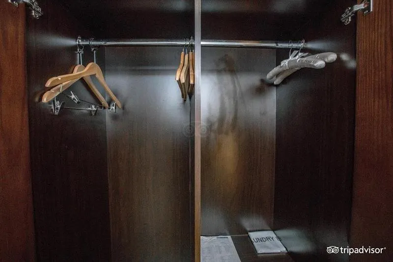 wardrobe in Mark Inn Hotel Deira