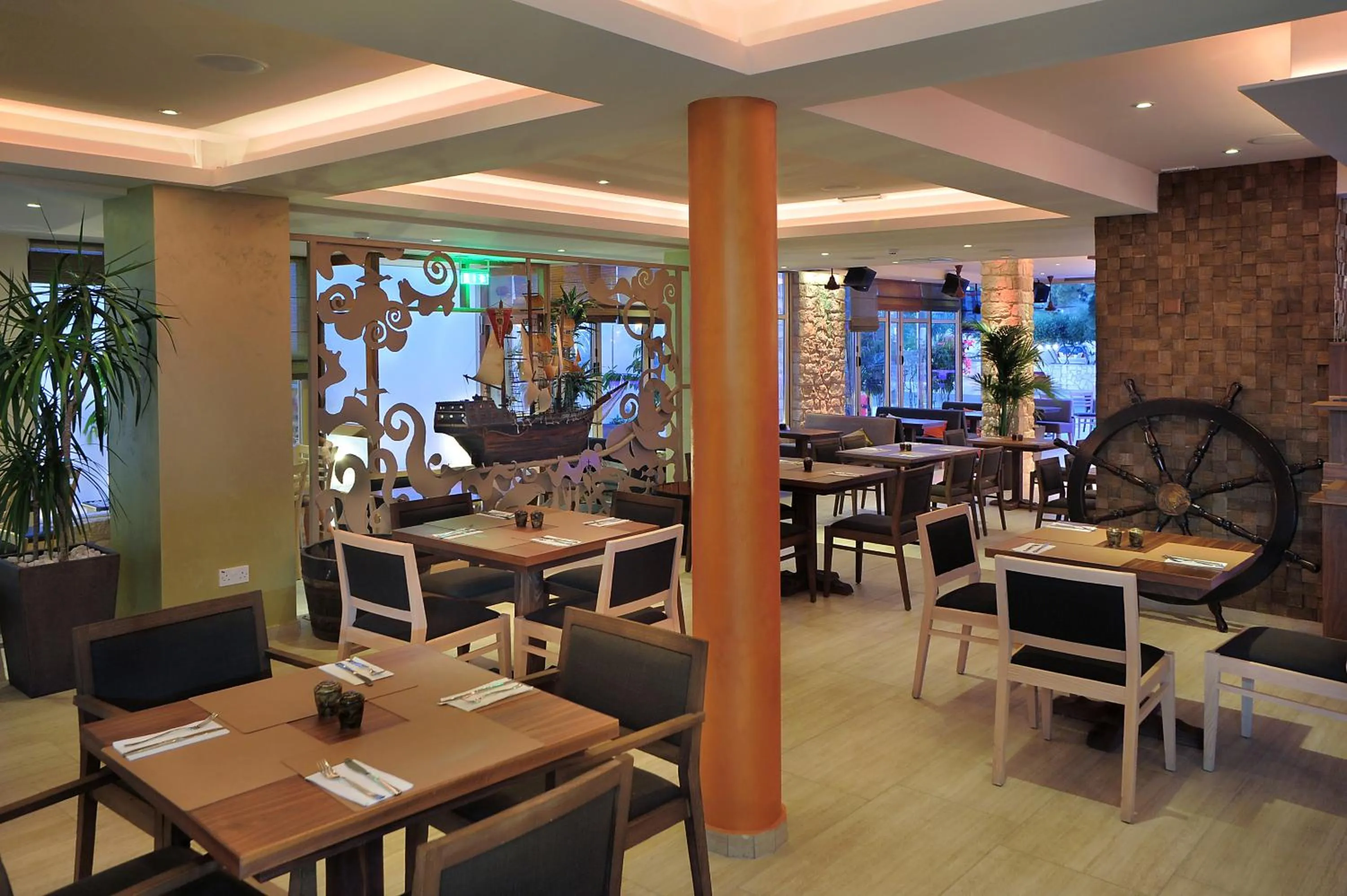 Restaurant/places to eat in Nelia Gardens