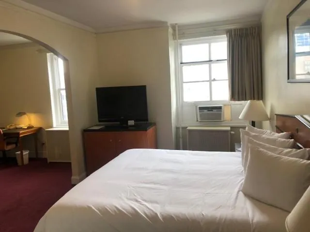 Bed in Travelodge by Wyndham Downtown Chicago