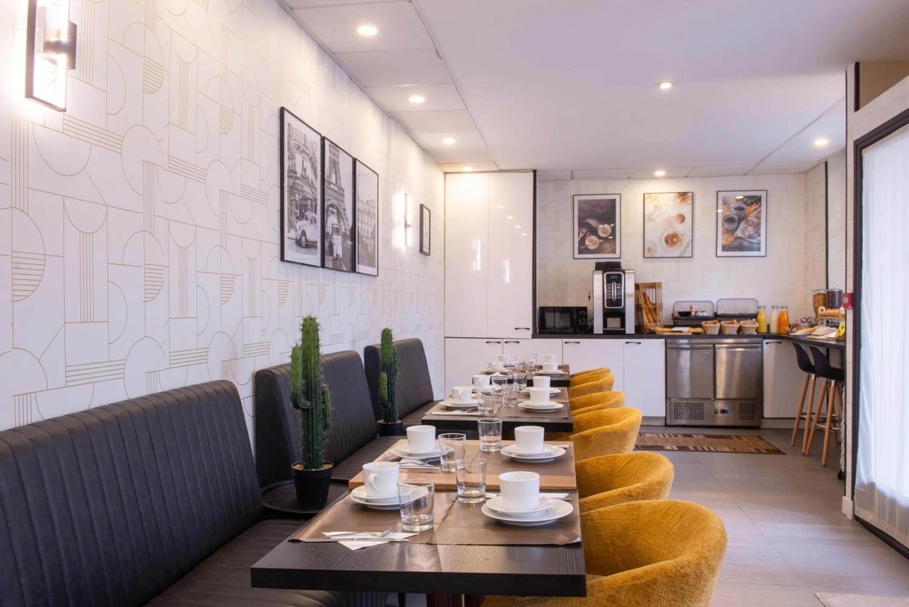 Breakfast in Hotel Cactus