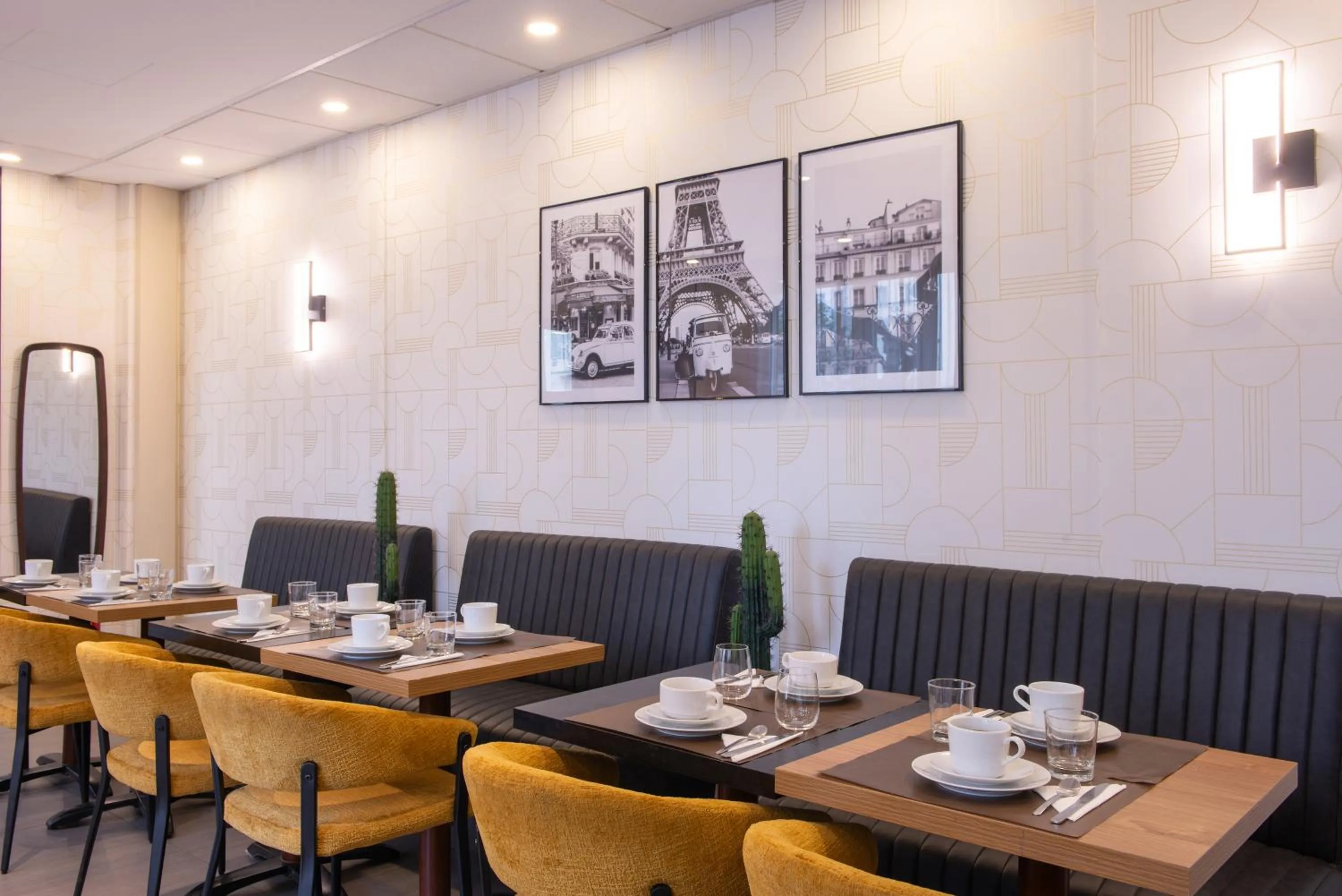 Breakfast in Hotel Cactus