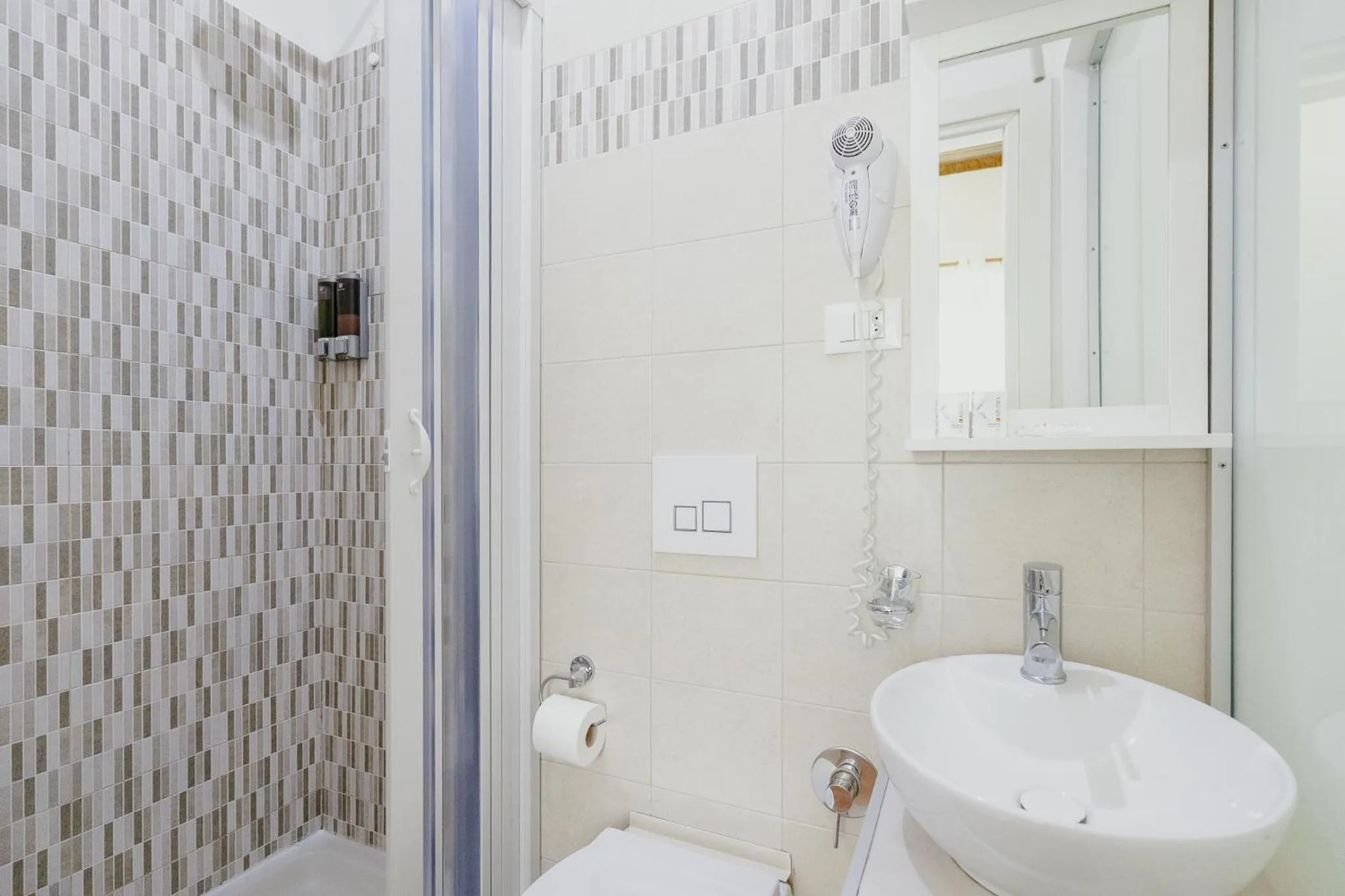 Shower in Florence Rooms