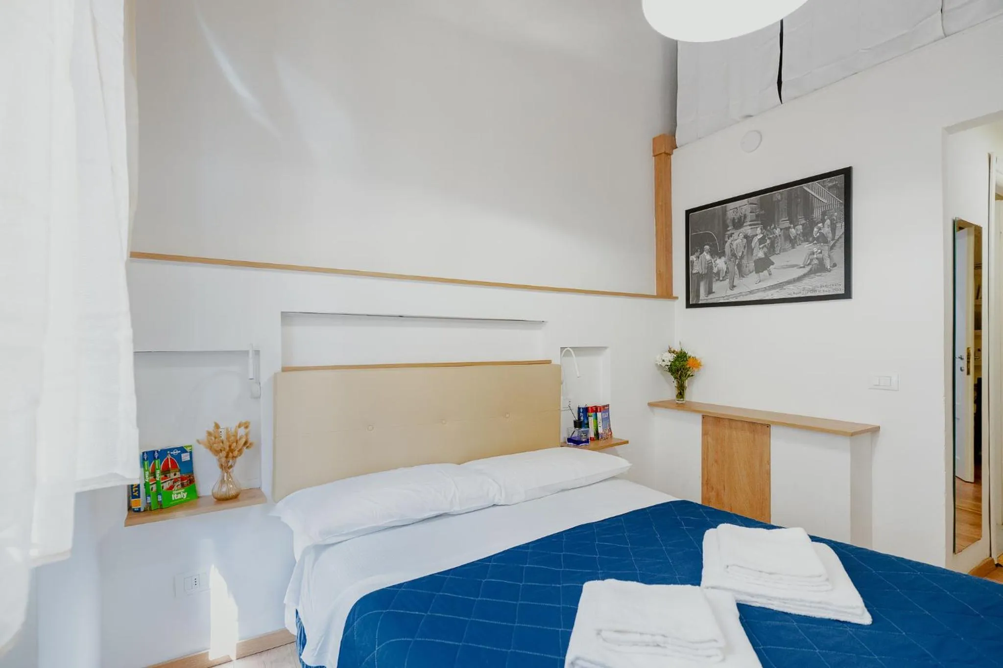 Bedroom, Bed in Florence Rooms