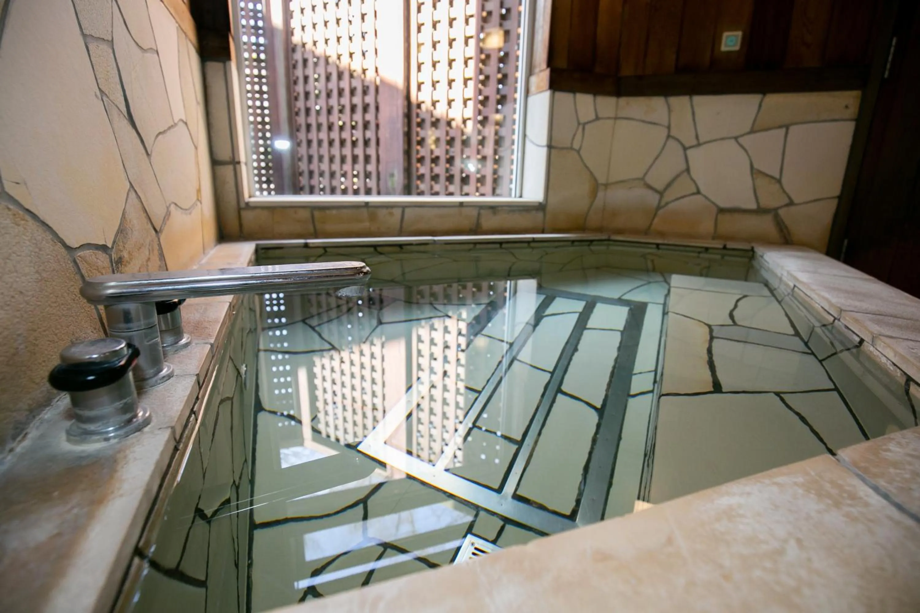 Public Bath in Ryosha Tsukiakari