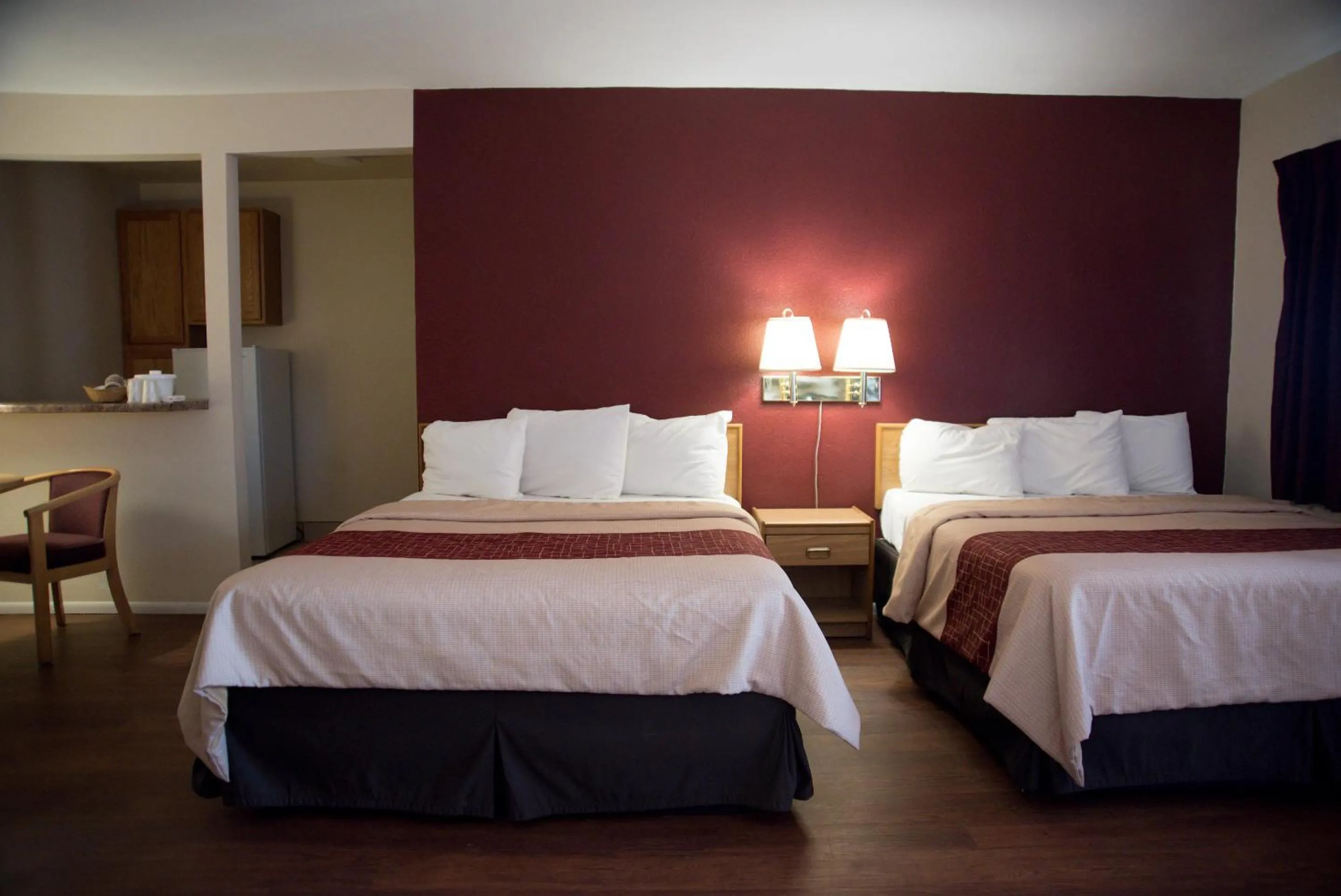 Bedroom, Bed in Red Roof Inn Blythe