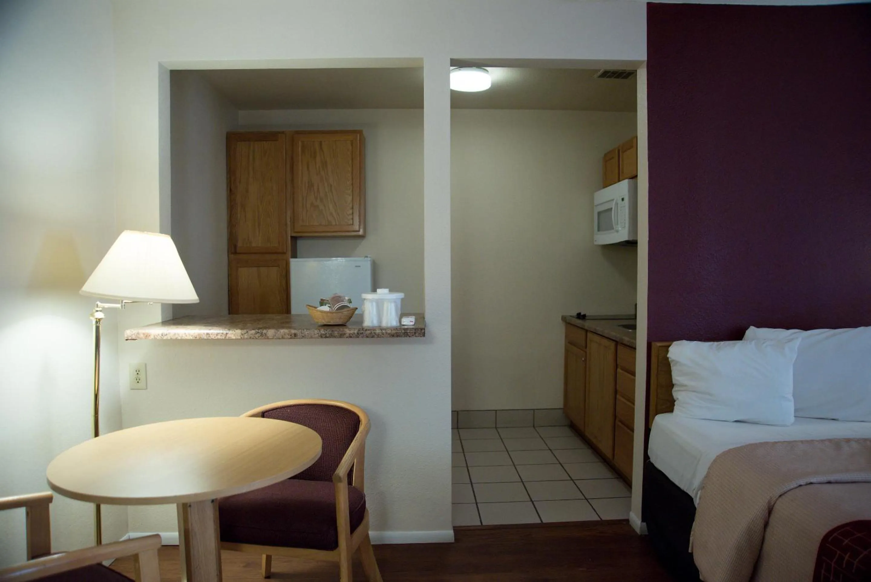 Bedroom, Bed in Red Roof Inn Blythe