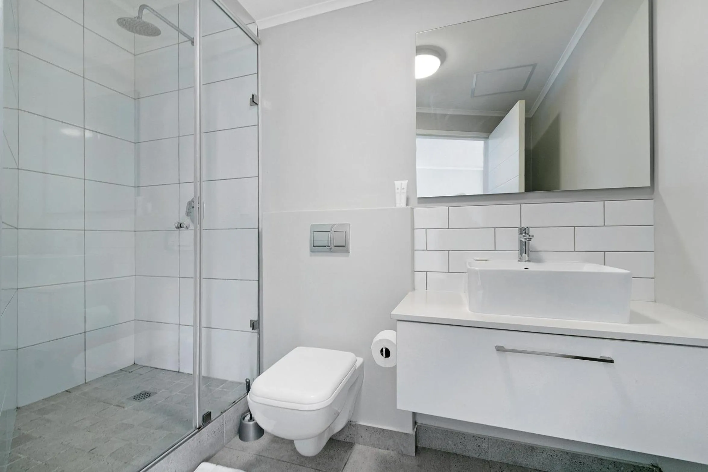 Bathroom in Urban Artisan Luxury Suites by Totalstay