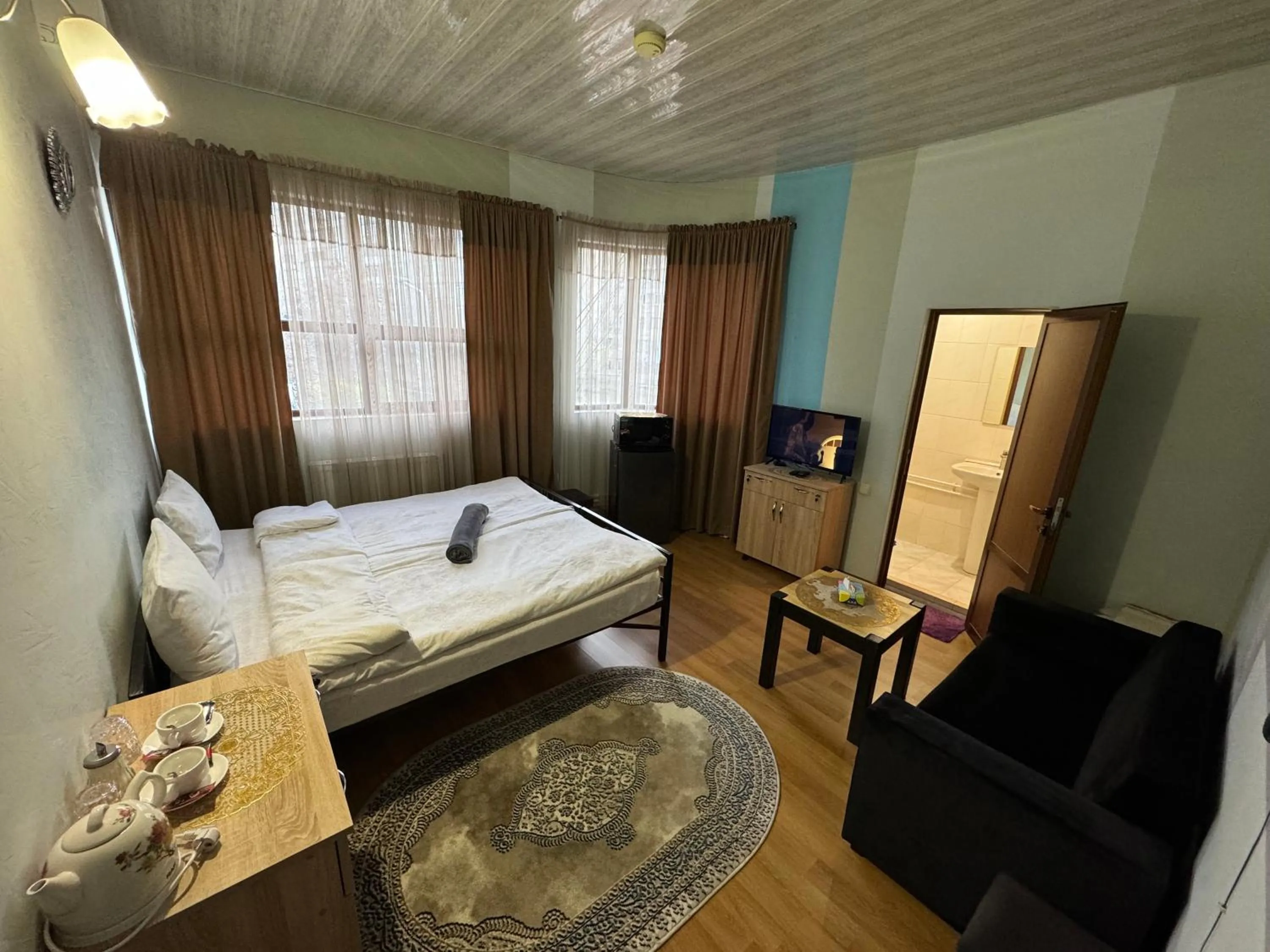 Photo of the whole room, Bed in ALEM Hotel