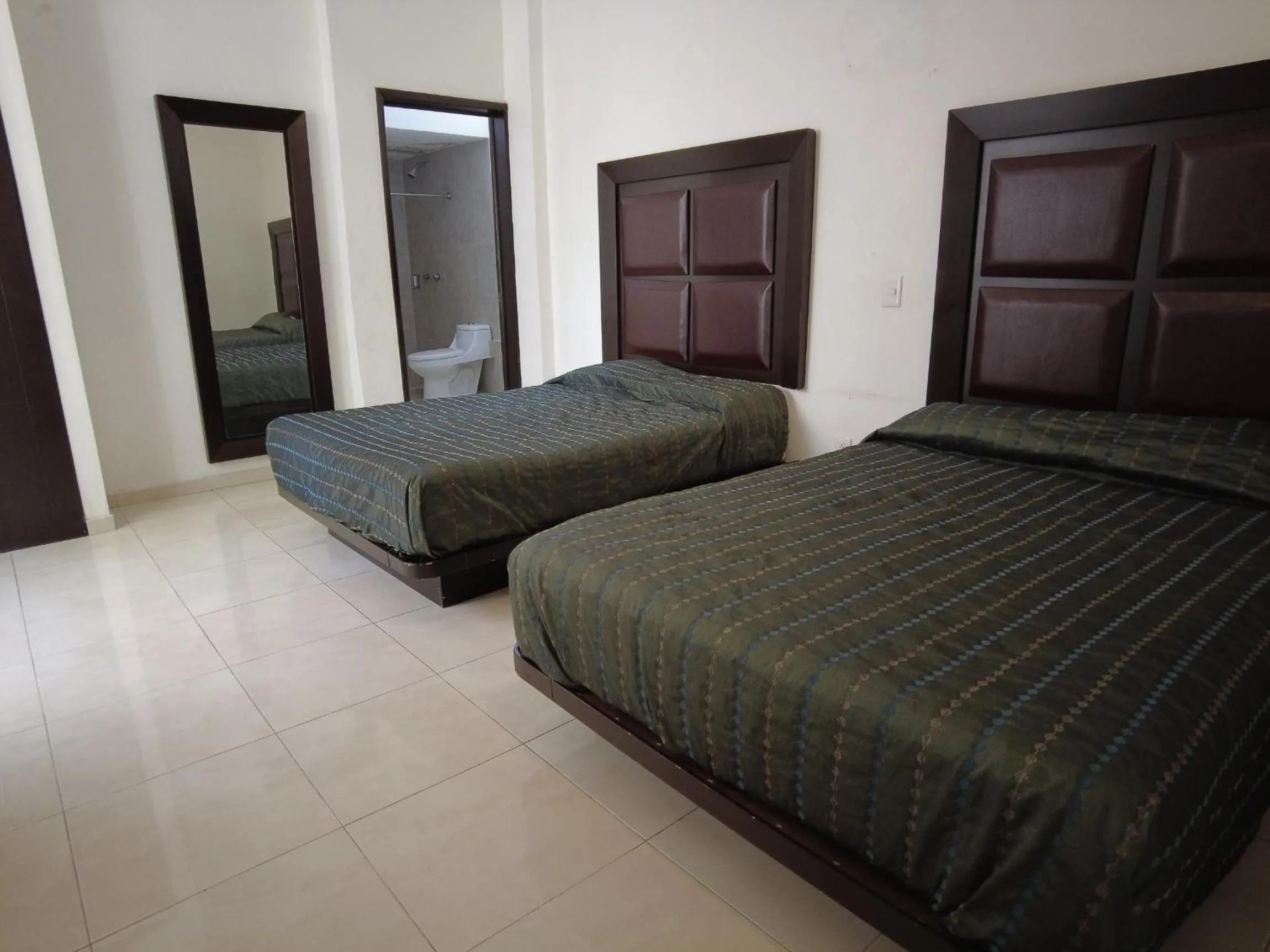 Twin Room in Hotel O Puente