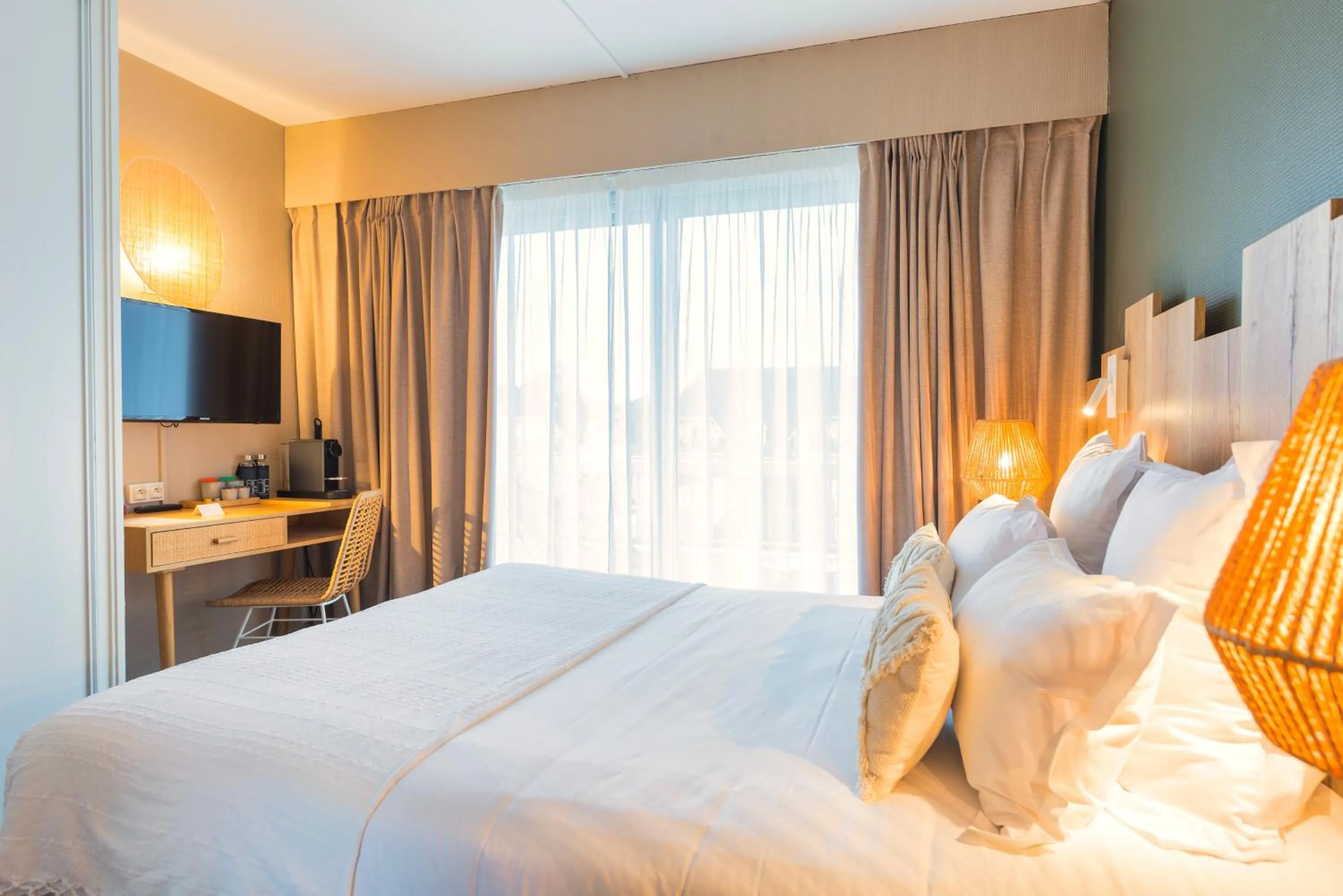 Bed in Hôtel BO & MIA