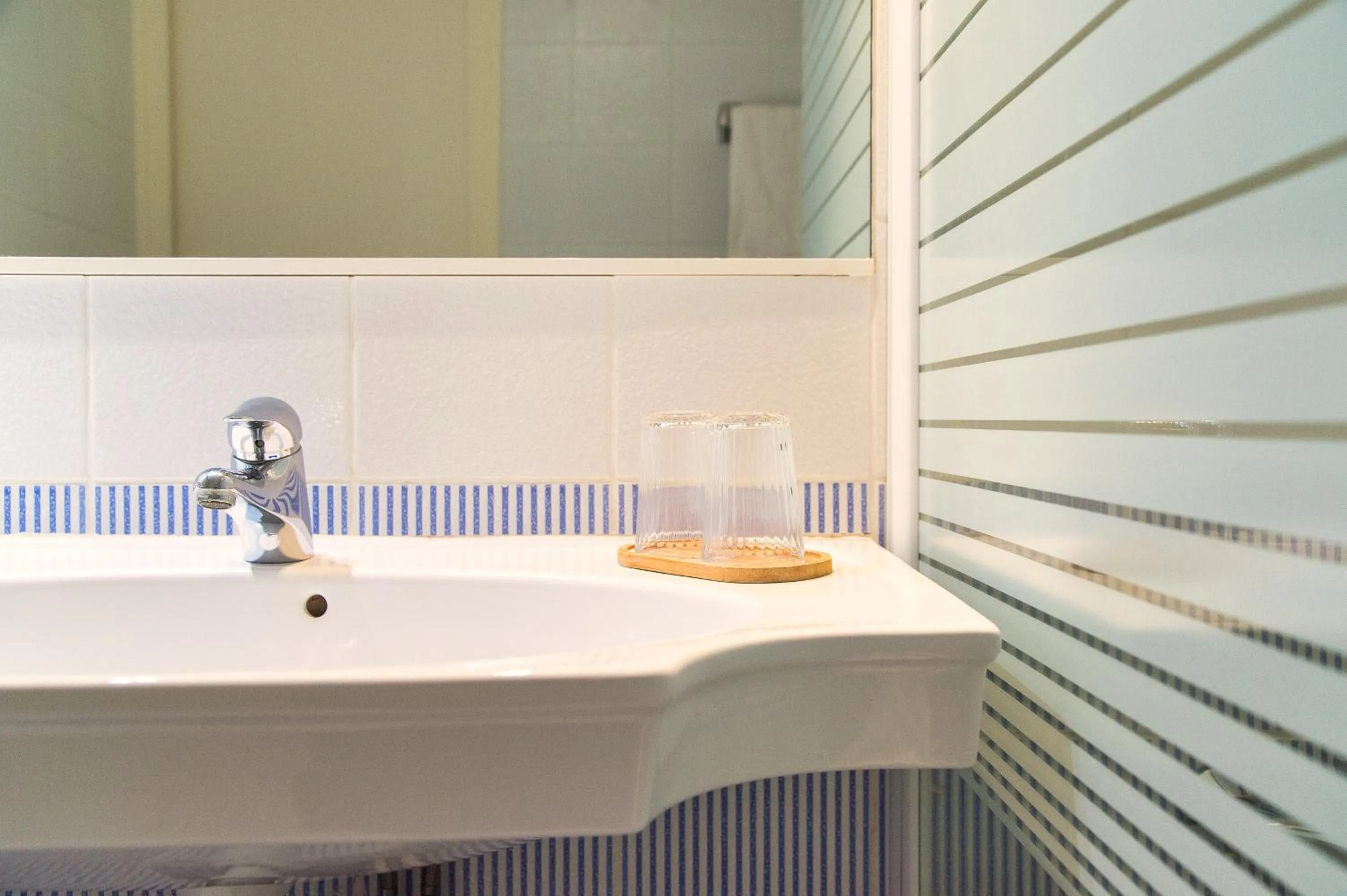 Bathroom in Hôtel BO & MIA