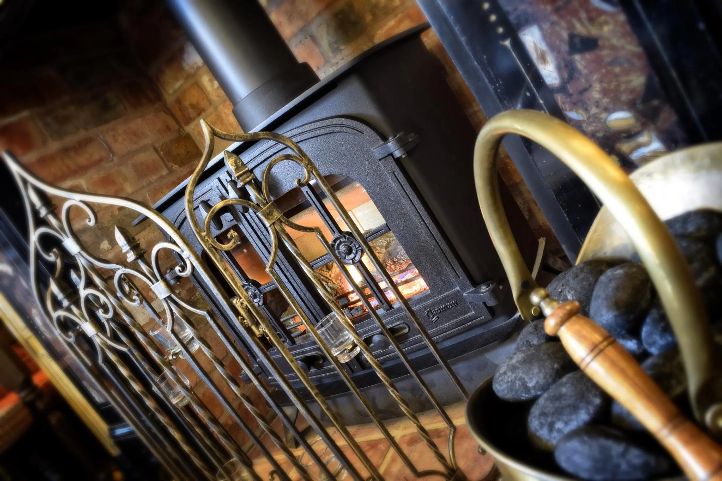 Living room in The Seven Stars