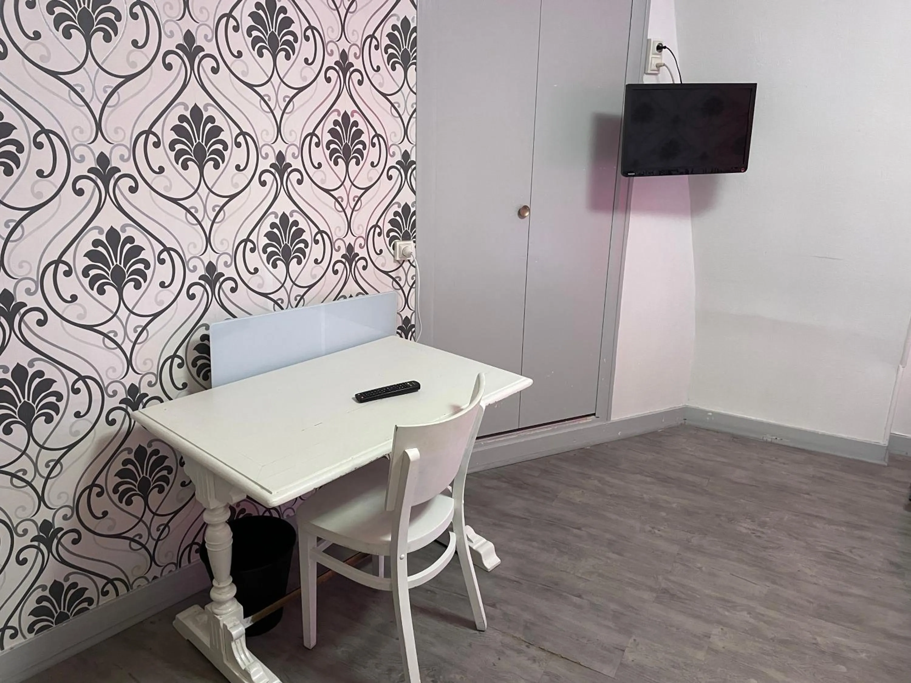 Seating area in Hotel Au Chapon Fin