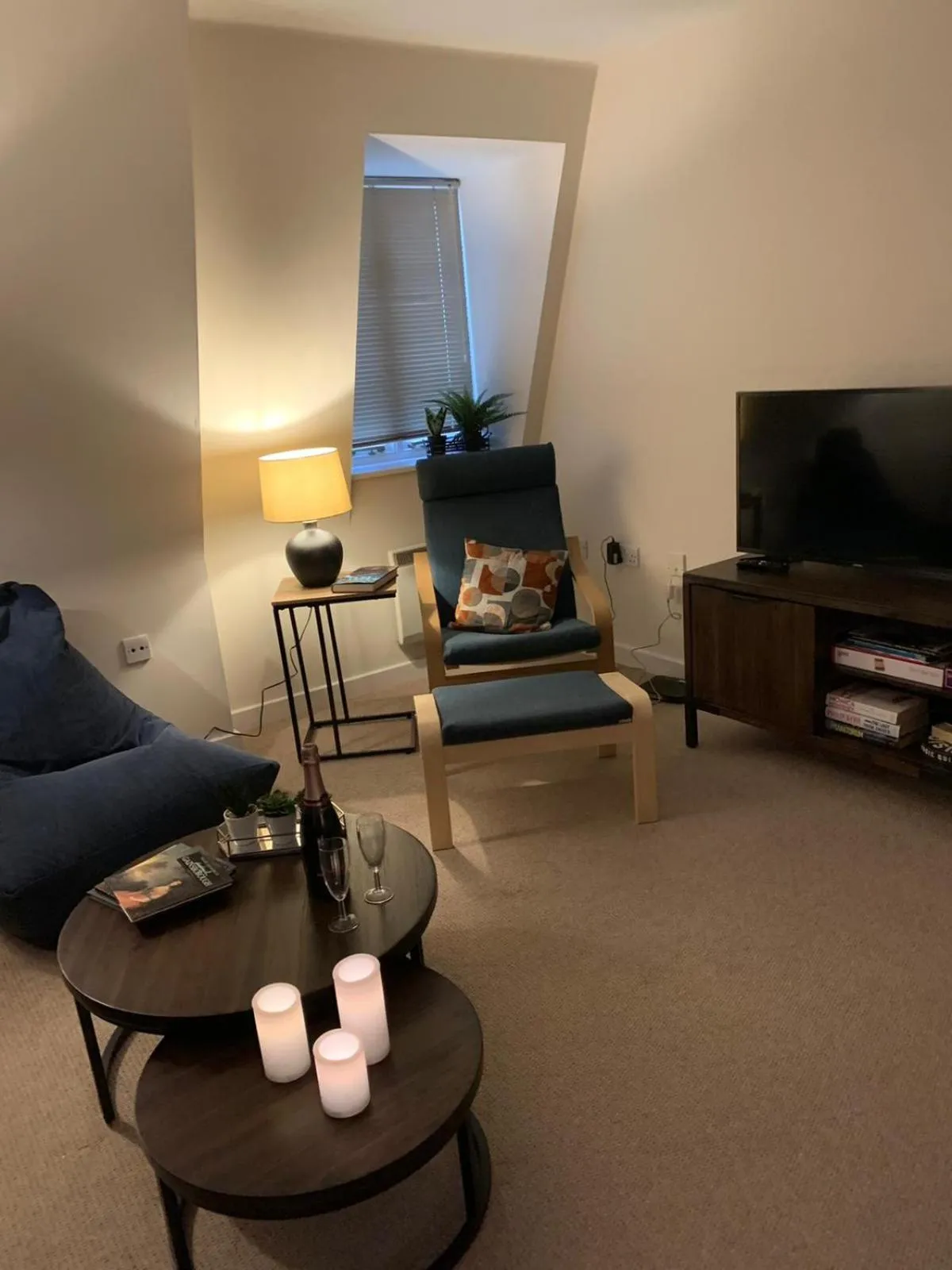 Communal lounge/ TV room in The Riding Gate Apartment