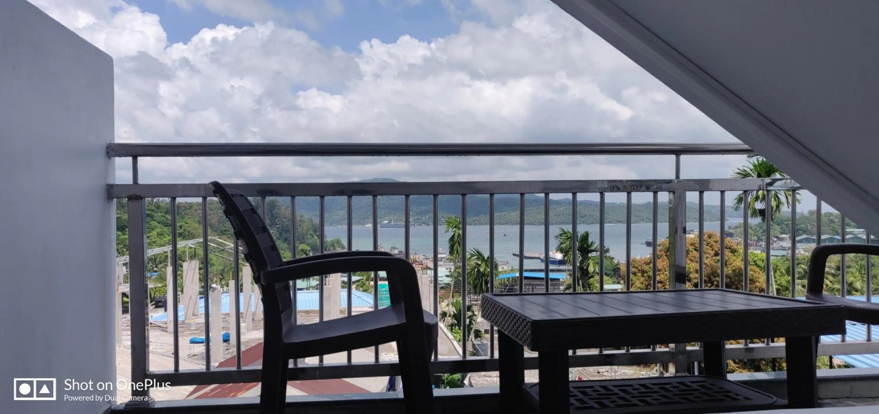 Balcony/Terrace in Island Cliff