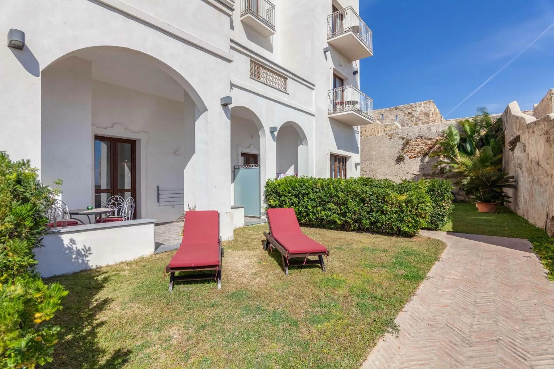 Apartamentos La Residencia Tarifa