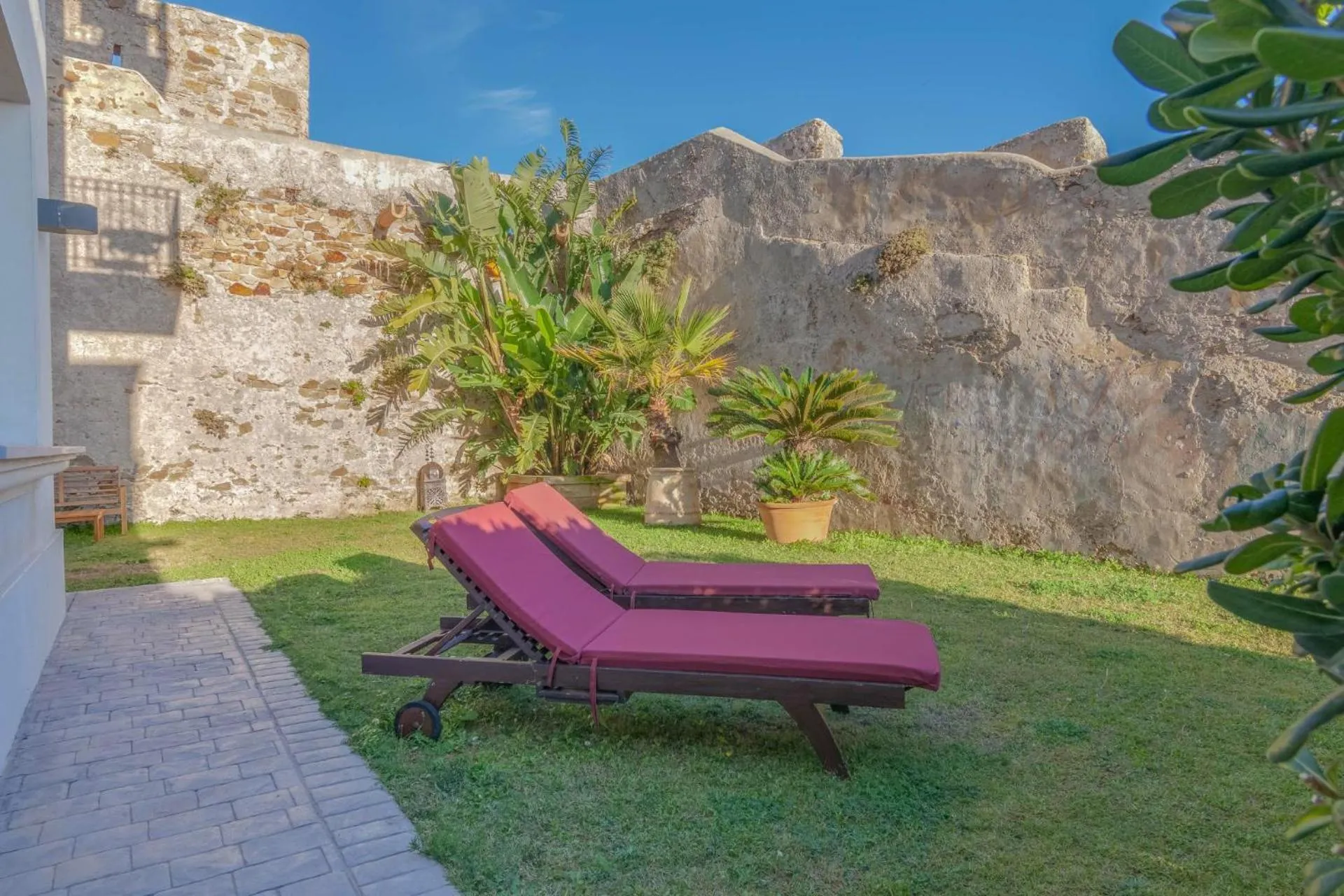 Apartamentos La Residencia Tarifa