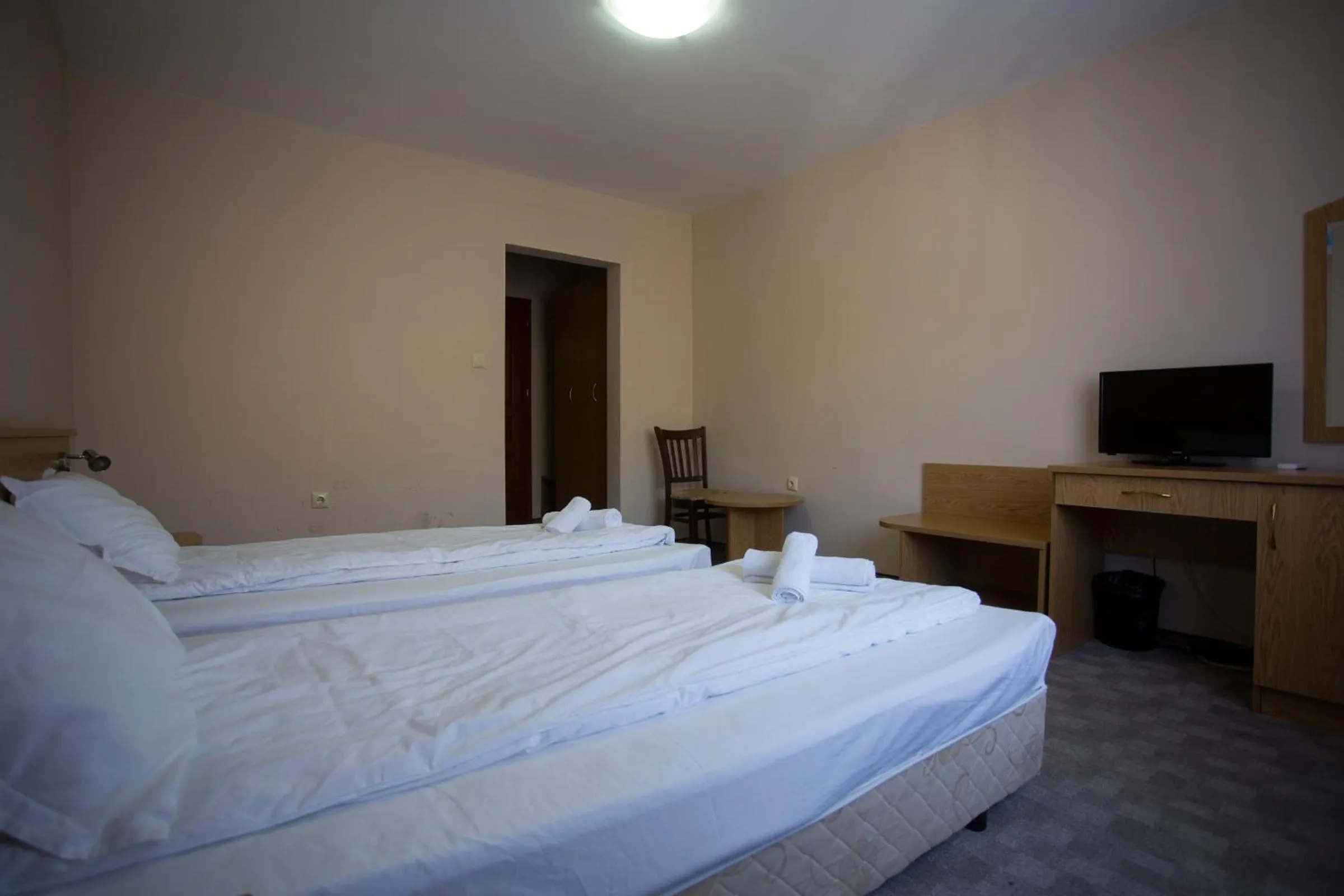 Bedroom, Bed in Family Prim Hotel