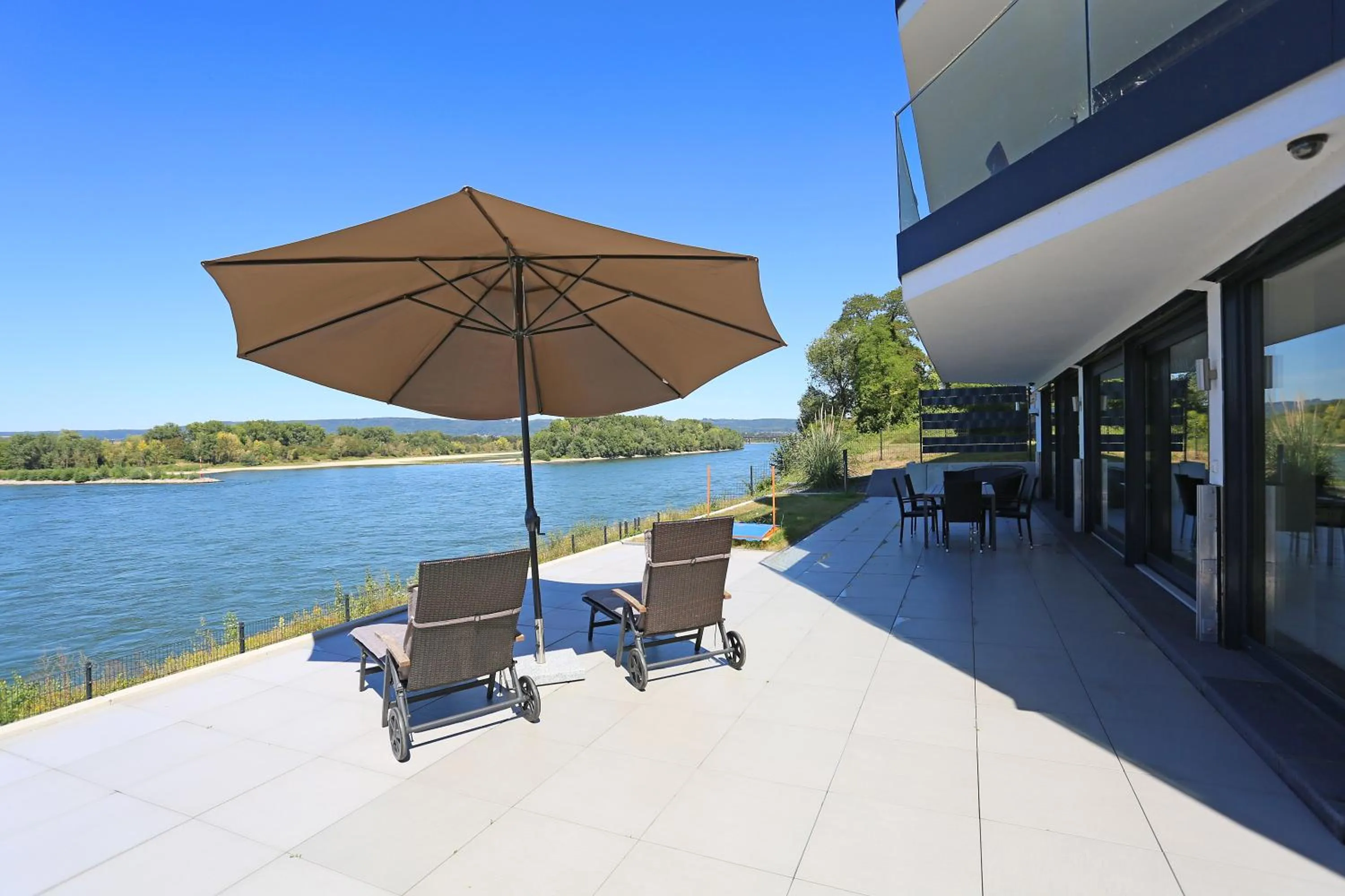 Balcony/Terrace in Exklusives Rhein-Lounge Apartment mit direktem Rheinblick, Sauna, 2 Schlafzimmern, Parkplatz für bis zu 5 Gäste