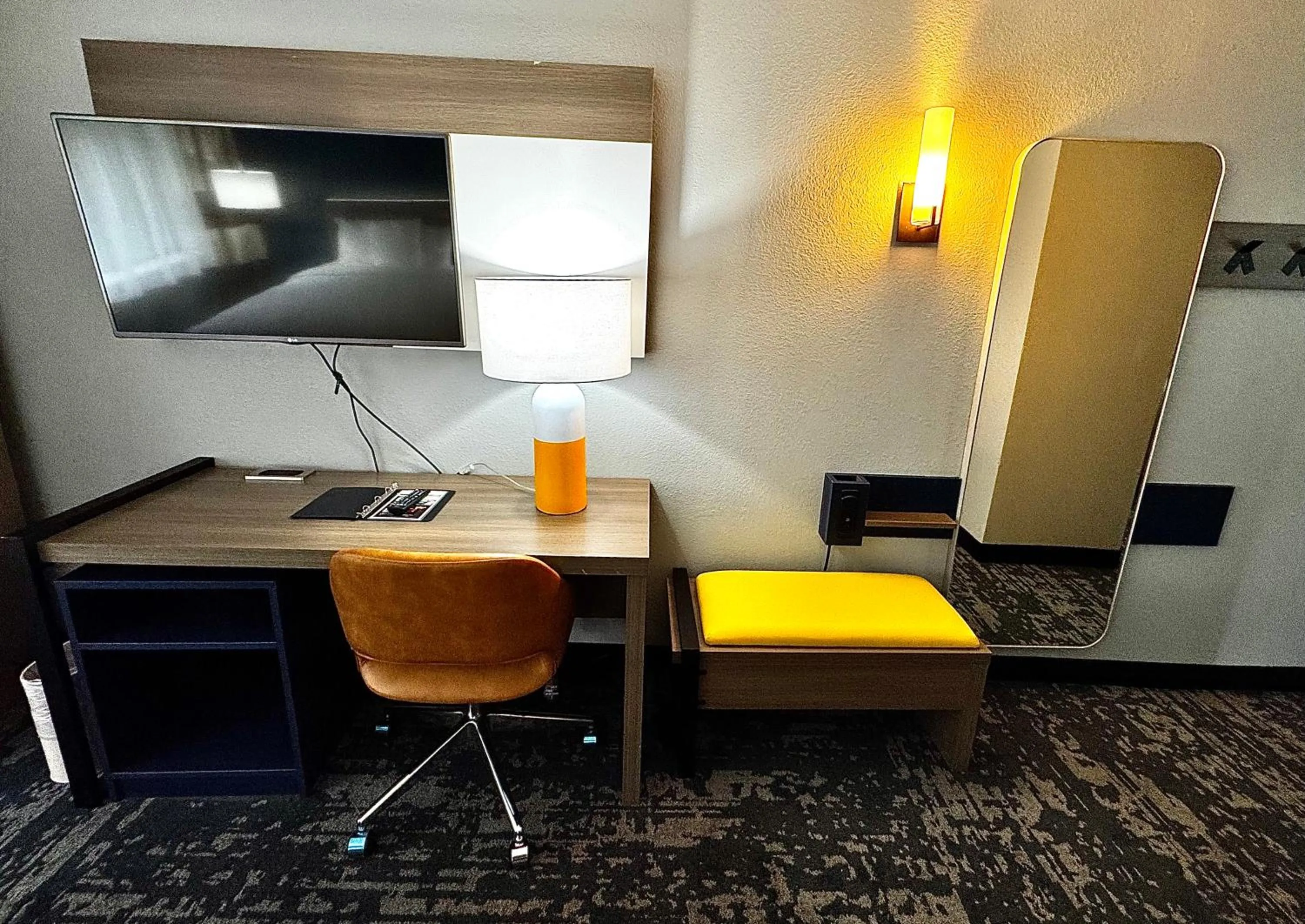 Comfort Inn & Suites Madison - Airport