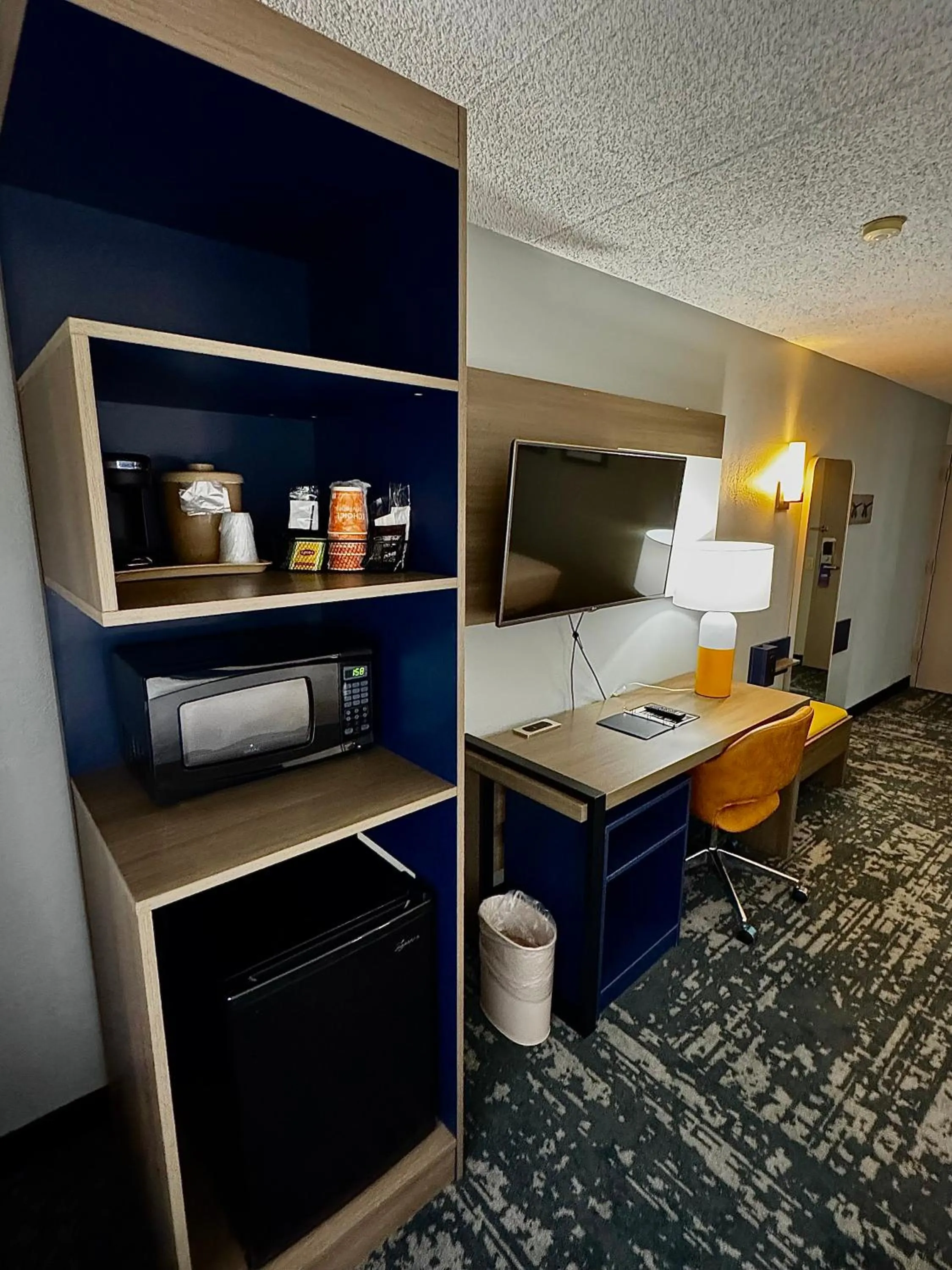 Comfort Inn & Suites Madison - Airport