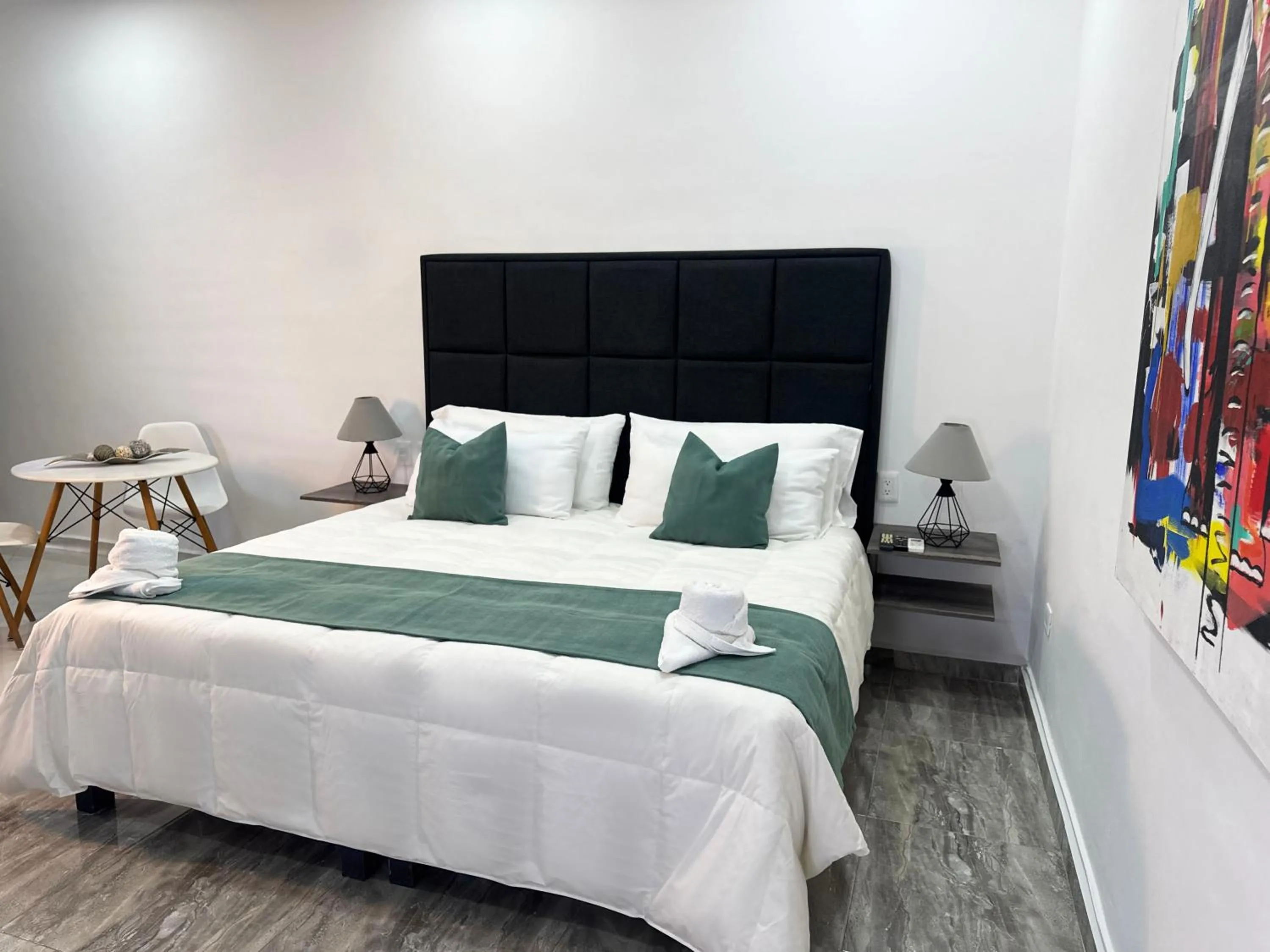 Bedroom, Bed in SILVERSANDS Hotel Boutique - 5Th Ave