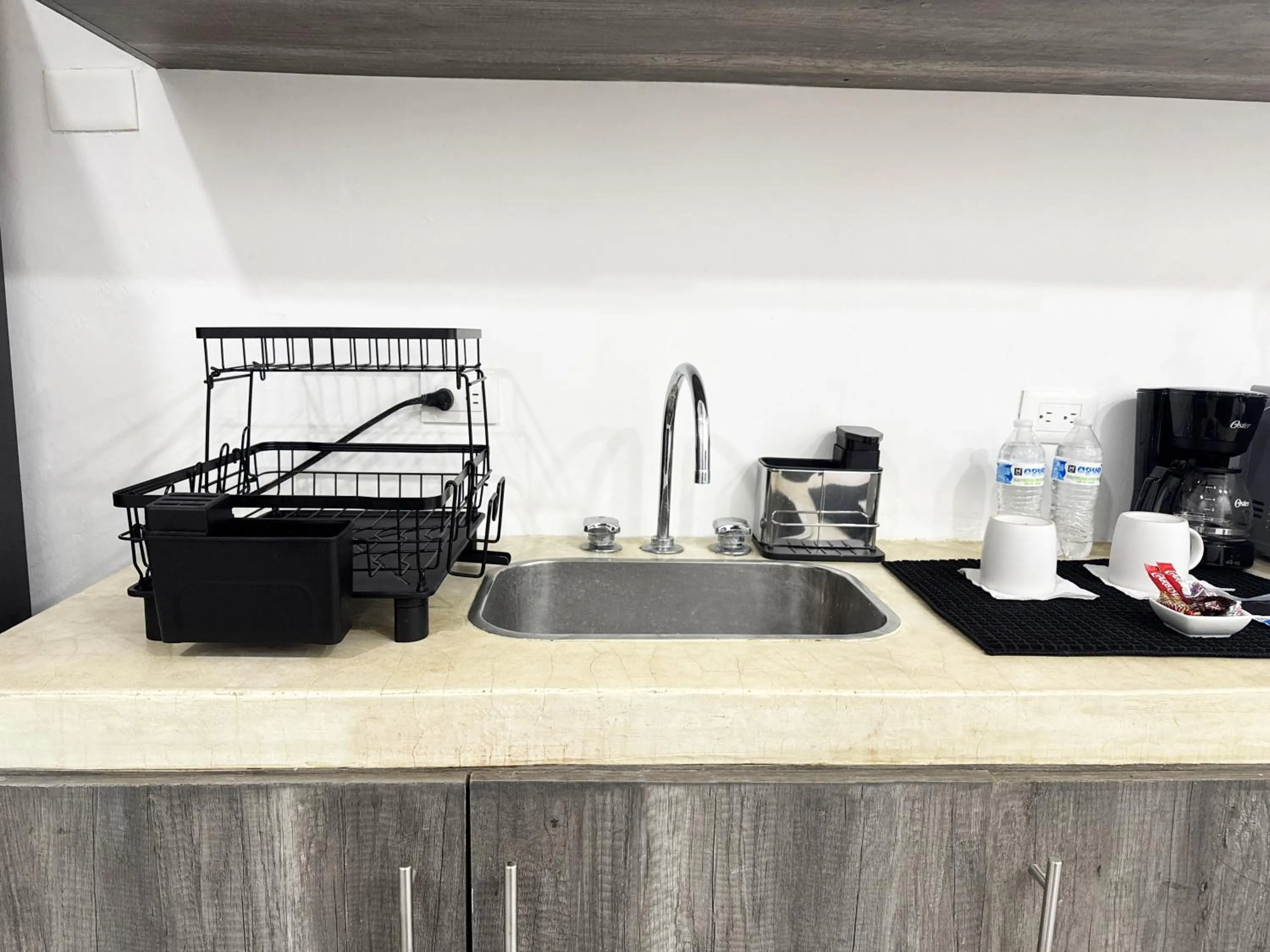 kitchen in SILVERSANDS Hotel Boutique - 5Th Ave