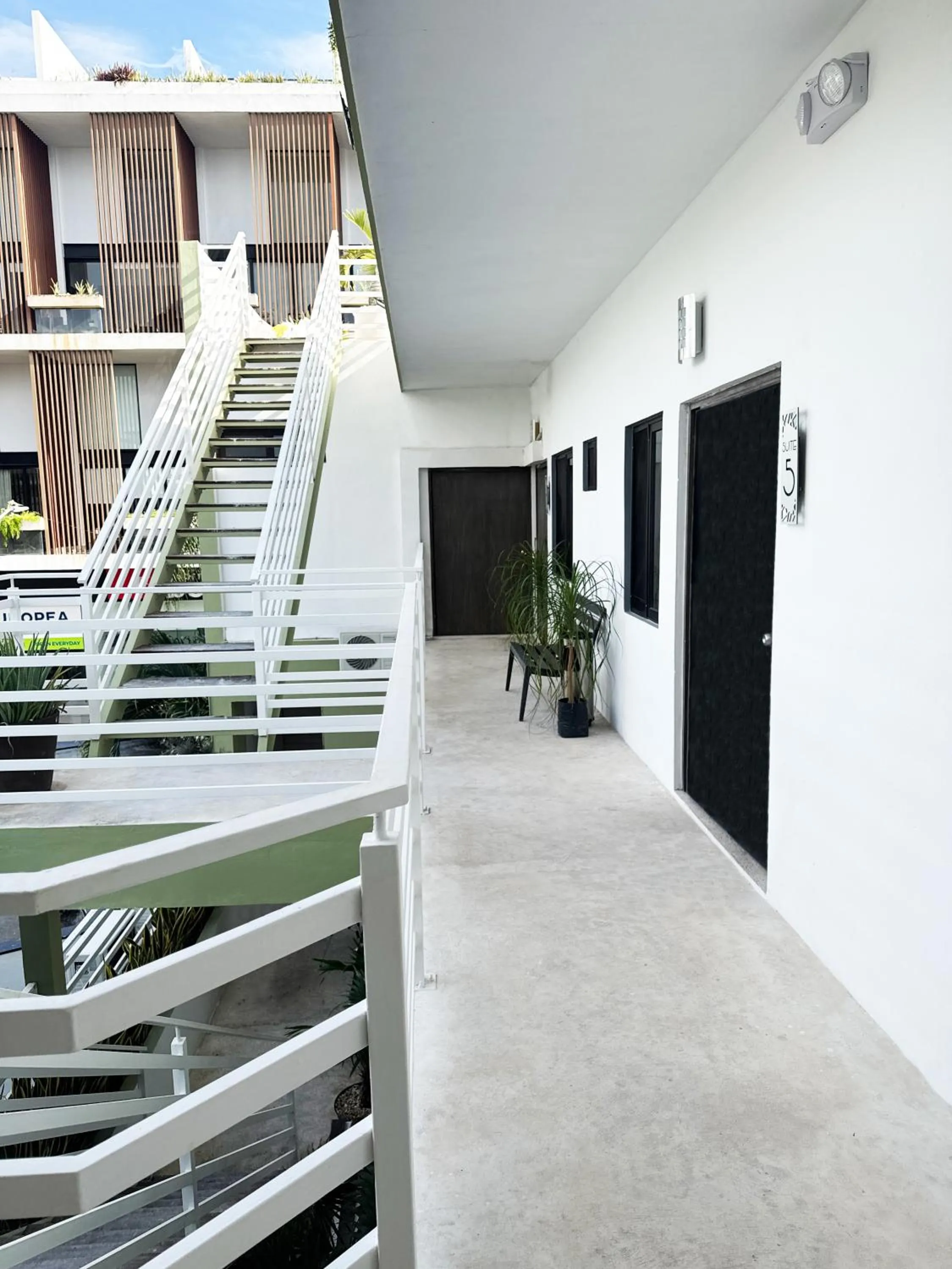 Property building in SILVERSANDS Hotel Boutique - 5Th Ave