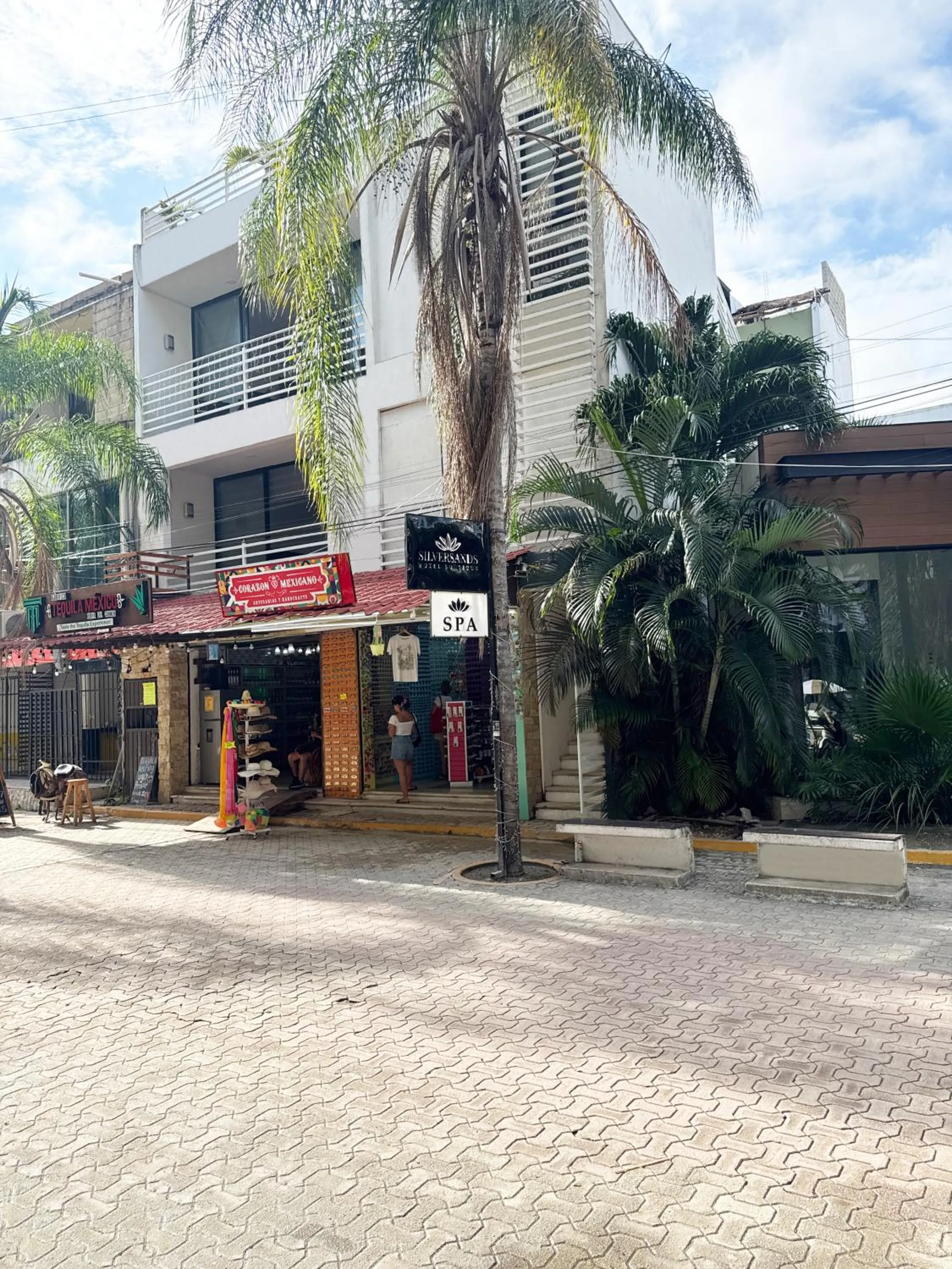 Facade/entrance in SILVERSANDS Hotel Boutique - 5Th Ave
