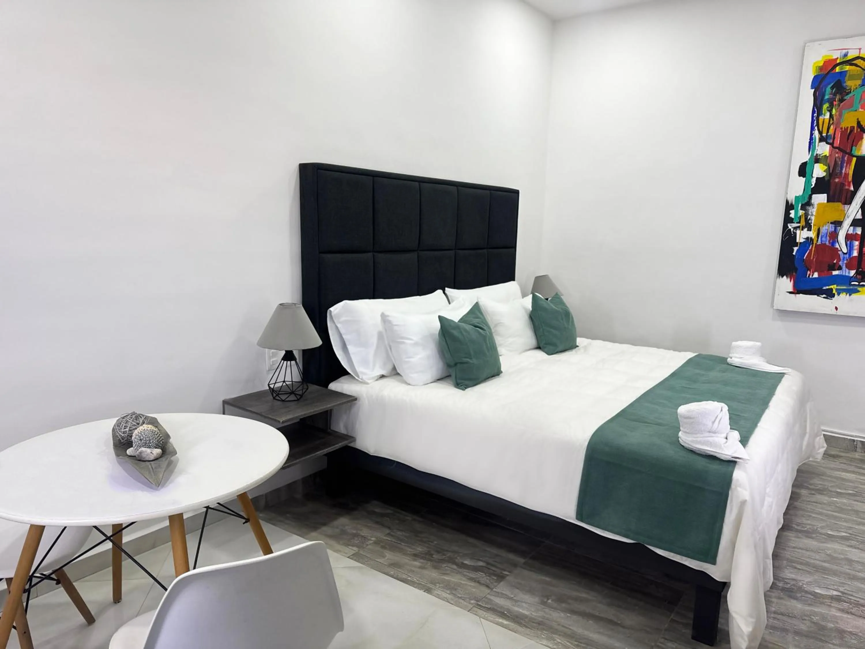 Bedroom, Bed in SILVERSANDS Hotel Boutique - 5Th Ave