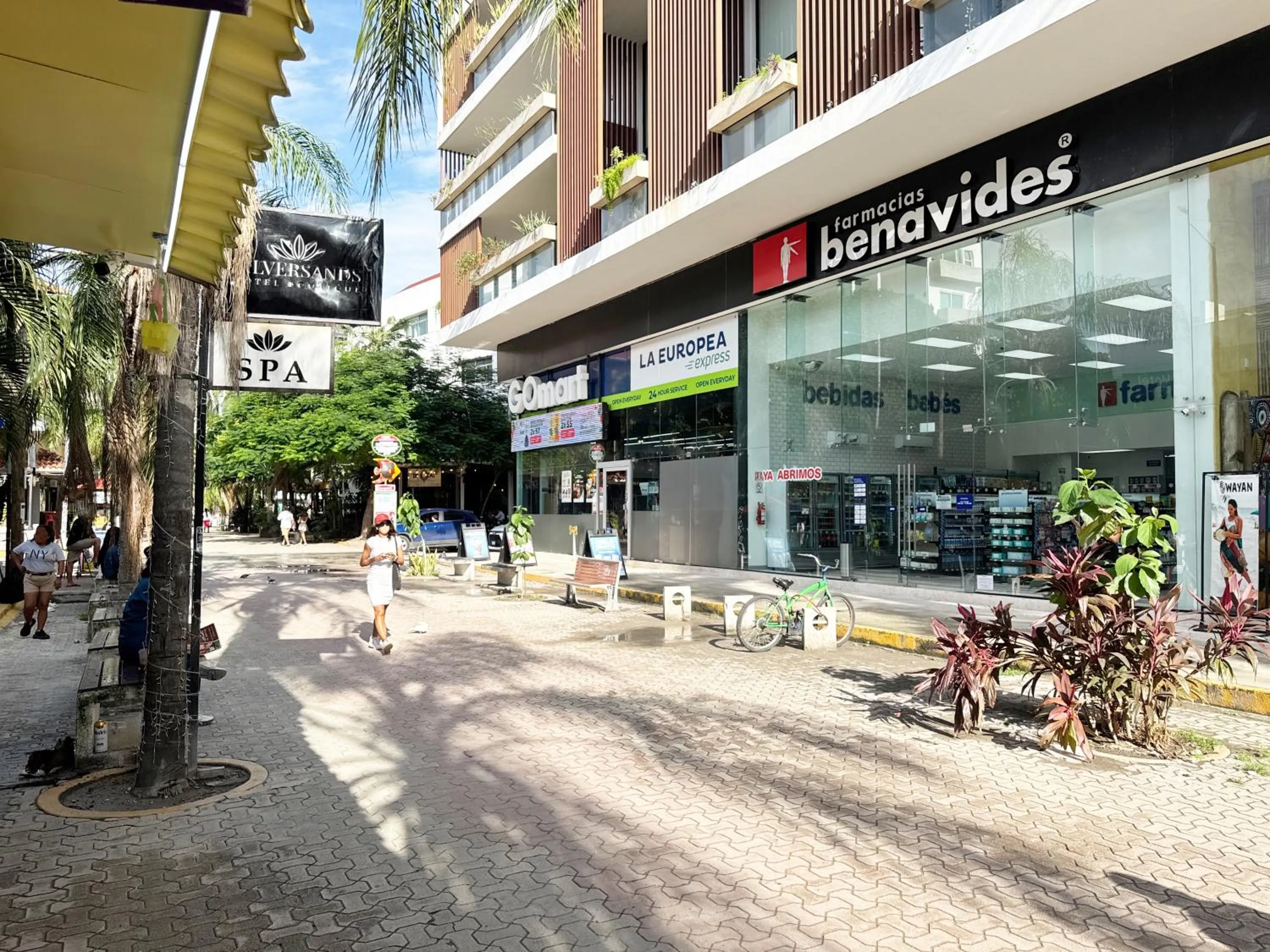 Off site in SILVERSANDS Hotel Boutique - 5Th Ave