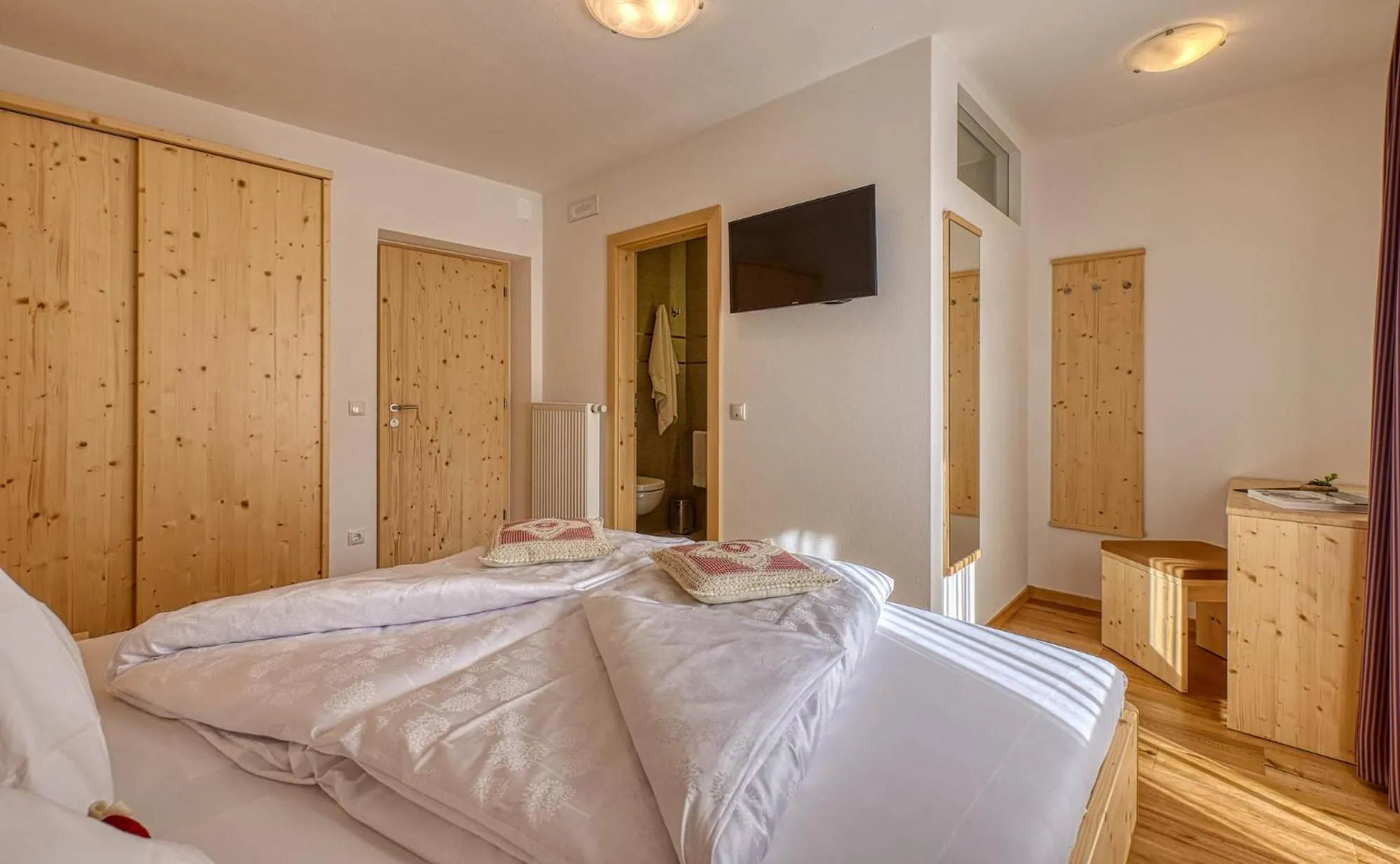 Bedroom, Bed in Garni Appartments Helvetia