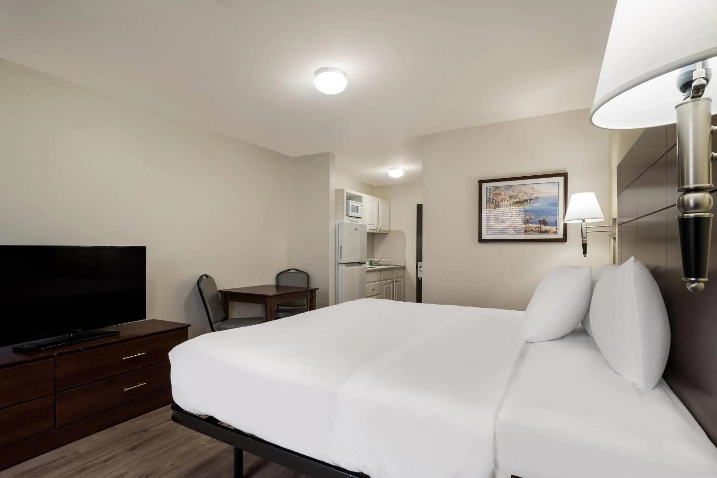 Bedroom in Suburban Studios Denver Central-Arvada